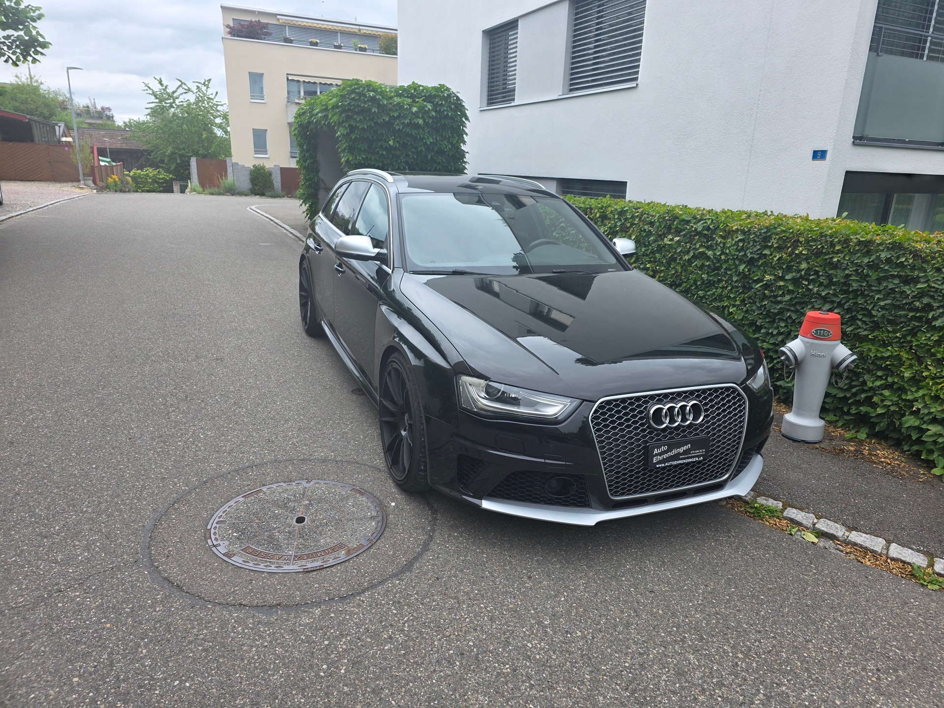 AUDI RS4 Avant 4.2 FSI V8 quattro S-tronic-image-2