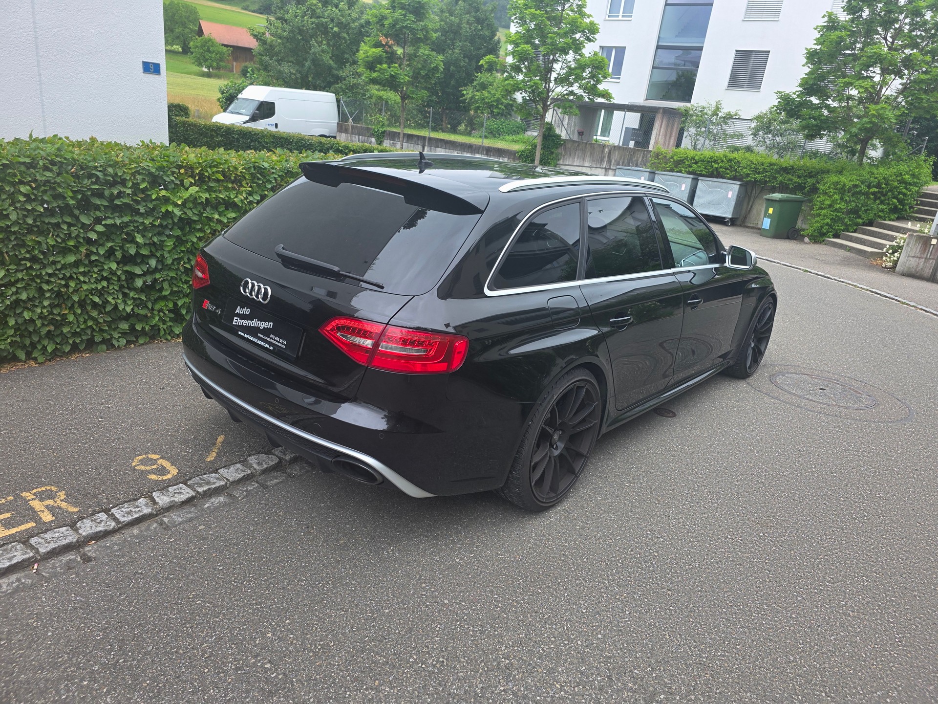 AUDI RS4 Avant 4.2 FSI V8 quattro S-tronic-image-4