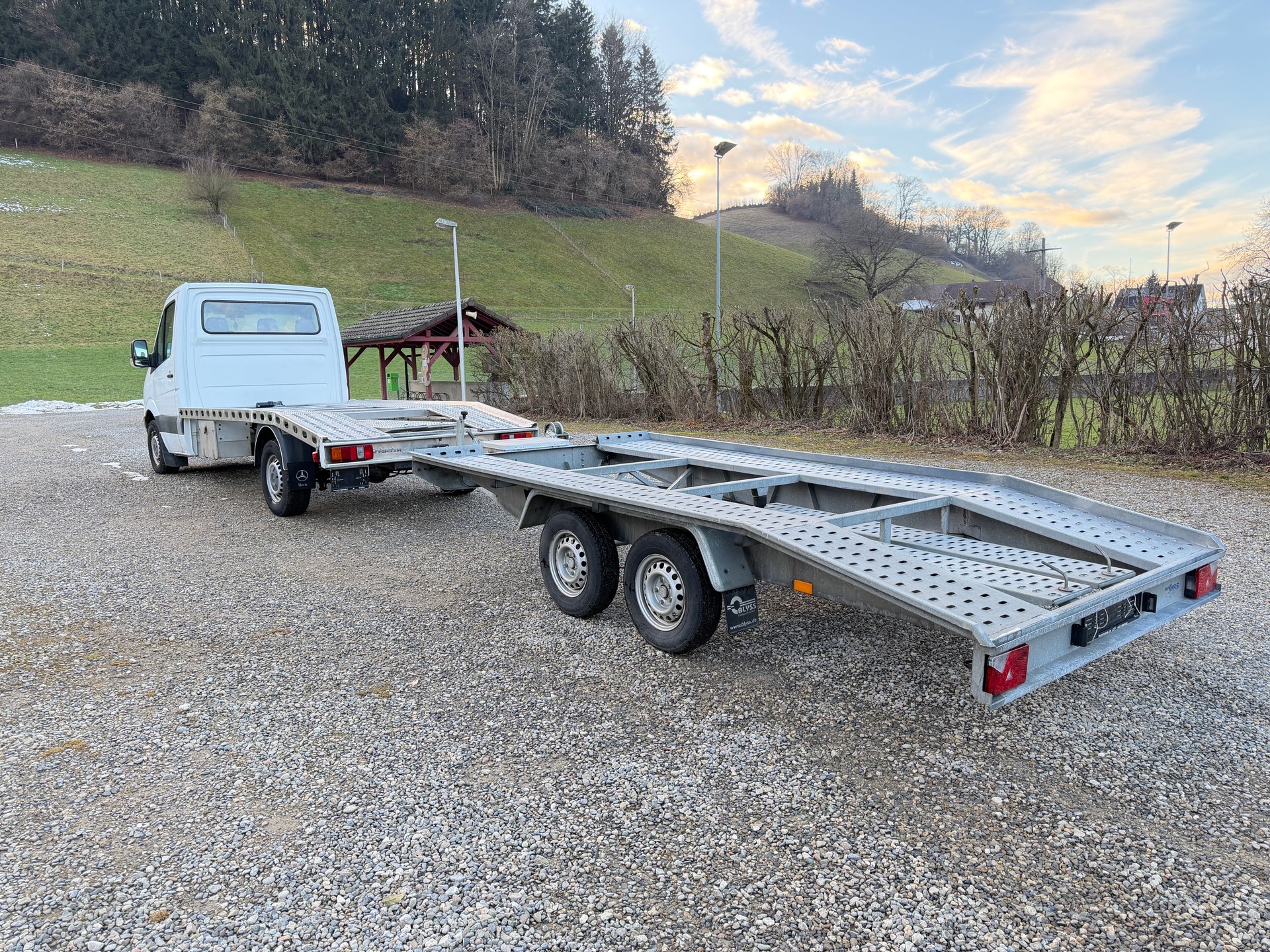 MERCEDES-BENZ Autotransporter 1600kg Nutzlast mit Anhänger-image-2