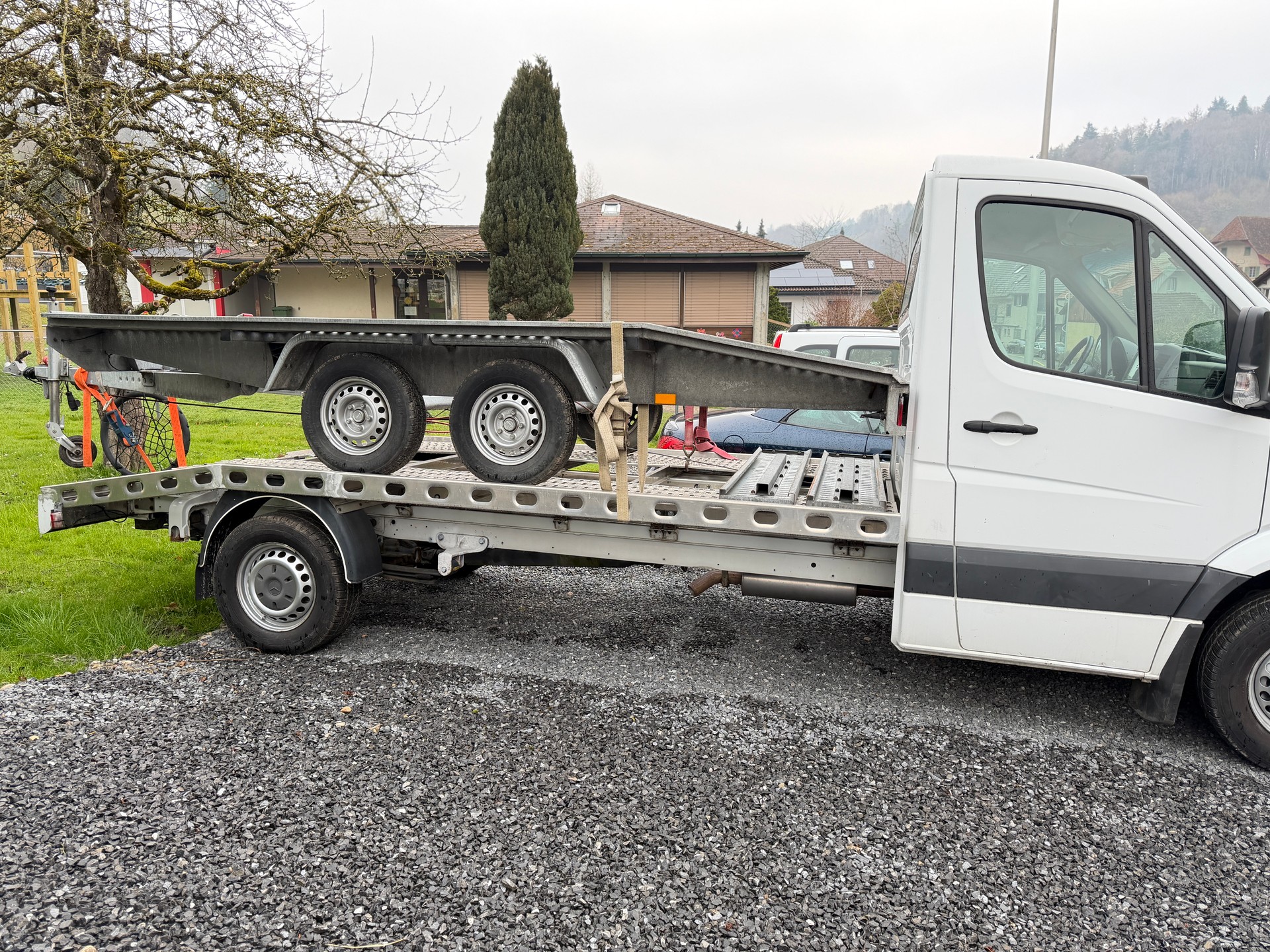 MERCEDES-BENZ Autotransporter 1600kg Nutzlast mit Anhänger-image-12