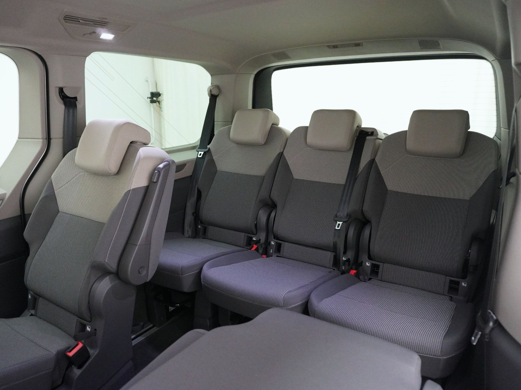 VW Multivan lang 1.5 TSI eHybrid Life Edition 4Motion DSG-image-14