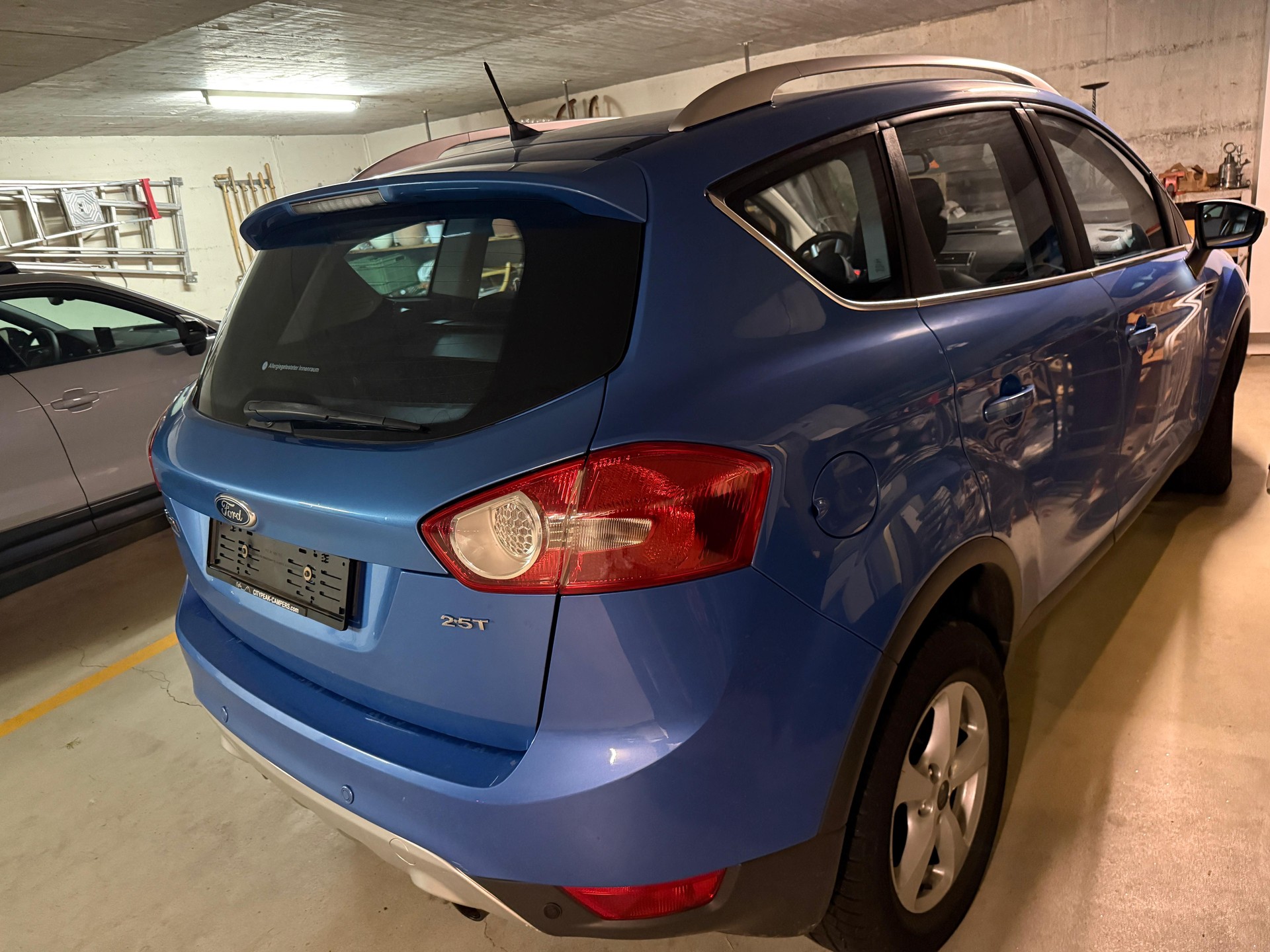 FORD Kuga 2.5 Turbo Titanium 4WD-image-3