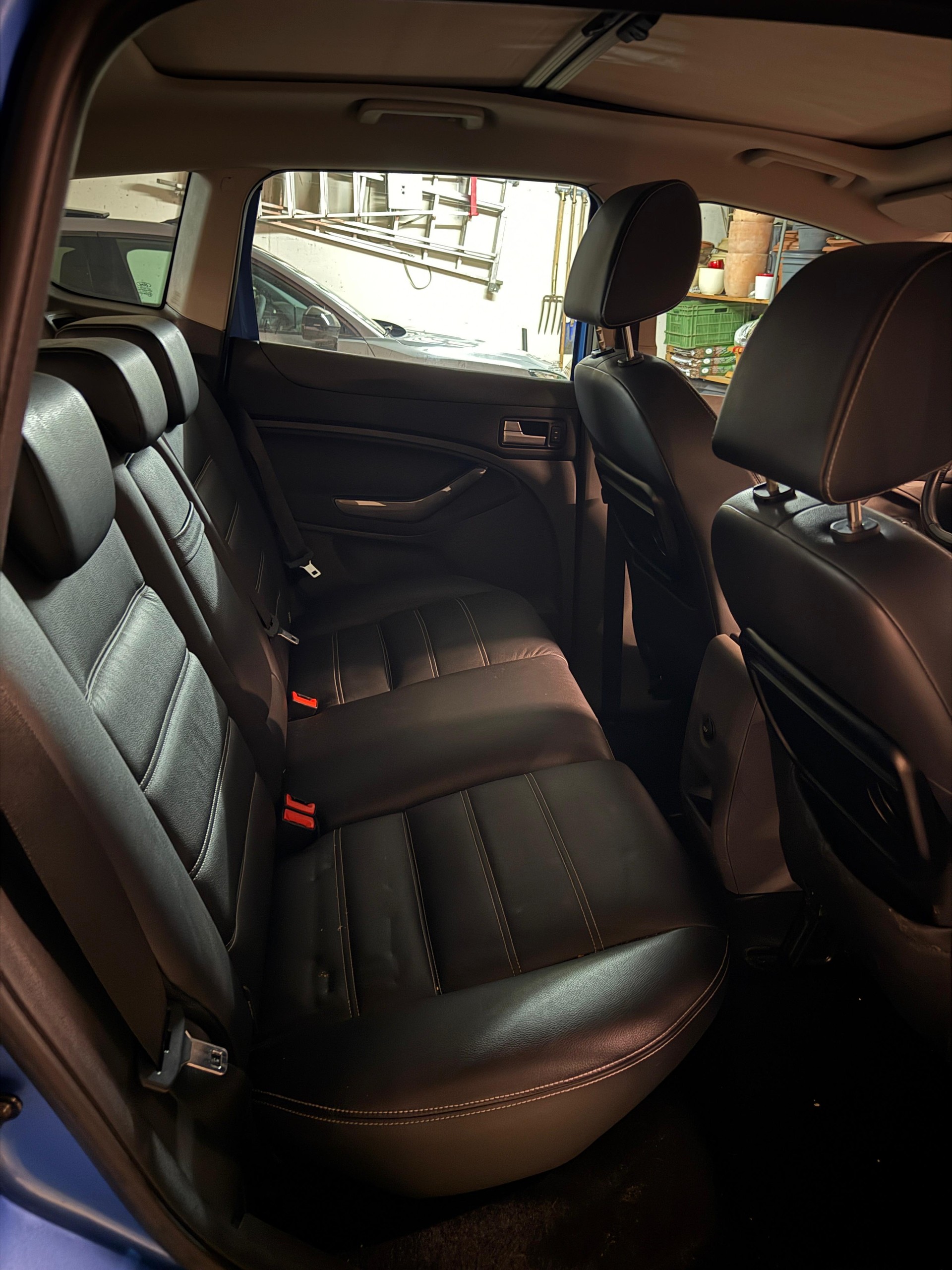 FORD Kuga 2.5 Turbo Titanium 4WD-image-7