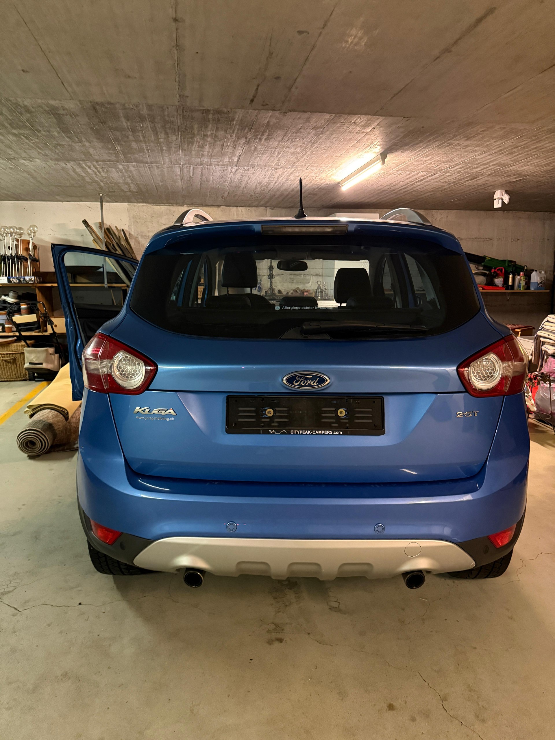 FORD Kuga 2.5 Turbo Titanium 4WD-image-2