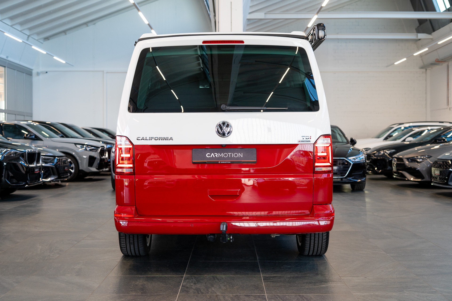 VW T6 California 2.0 TDI Beach 4Motion DSG / CH-Fahrzeug / AHK 2500 Kg / LED-Scheinwerfer-image-6