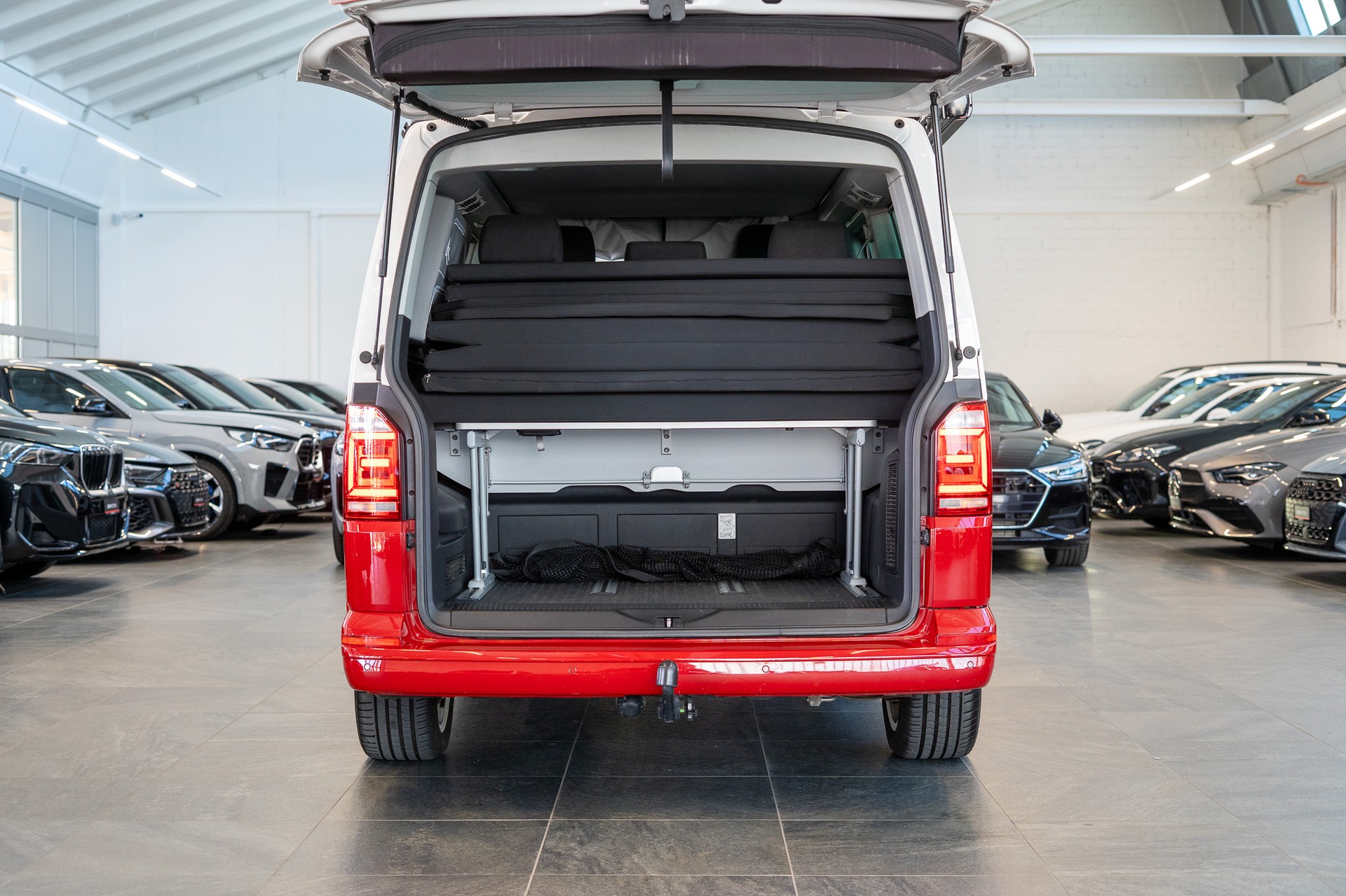 VW T6 California 2.0 TDI Beach 4Motion DSG / CH-Fahrzeug / AHK 2500 Kg / LED-Scheinwerfer-image-7