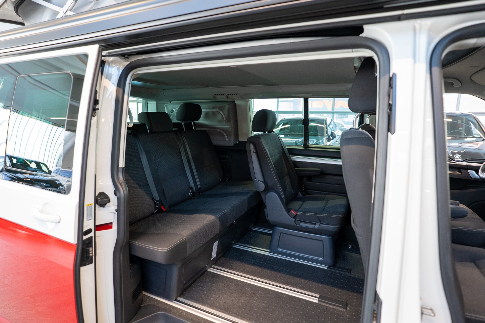 VW T6 California 2.0 TDI Beach 4Motion DSG / CH-Fahrzeug / AHK 2500 Kg / LED-Scheinwerfer-image-17