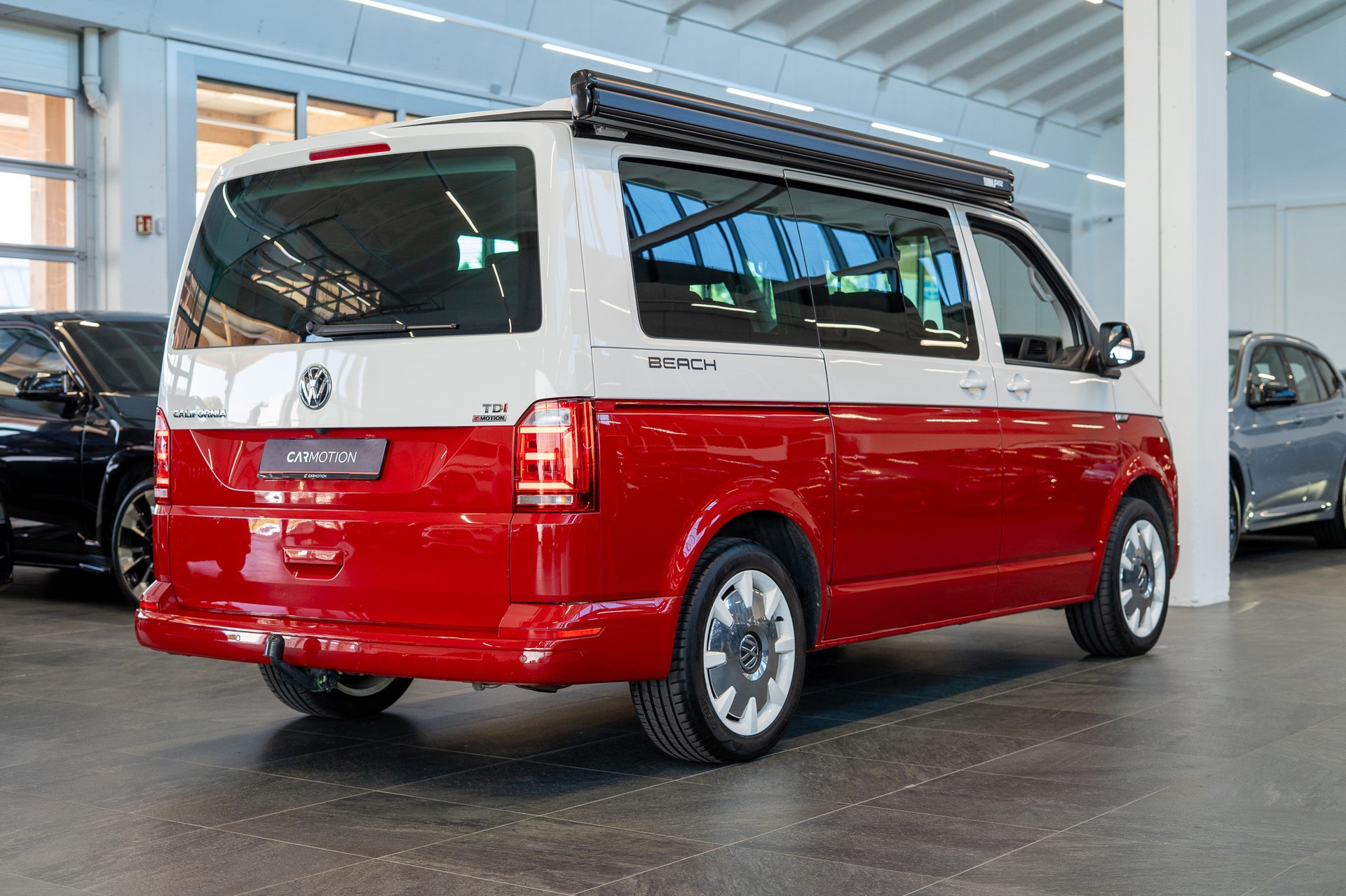 VW T6 California 2.0 TDI Beach 4Motion DSG / CH-Fahrzeug / AHK 2500 Kg / LED-Scheinwerfer-image-5