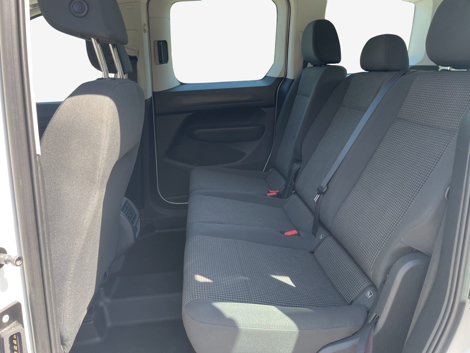 VW Caddy 2.0 TDI 4Motion-image-11