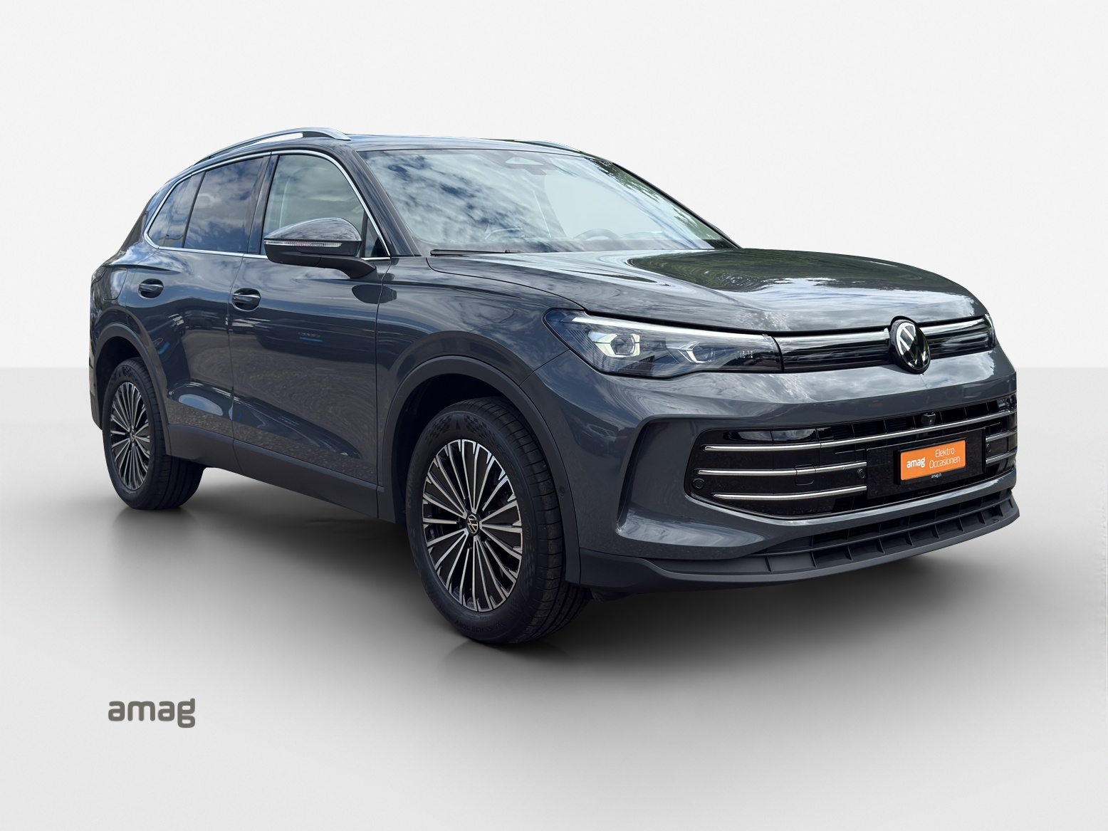 VW Tiguan 2.0 TSI DSG Elegance 4Motion-image-5