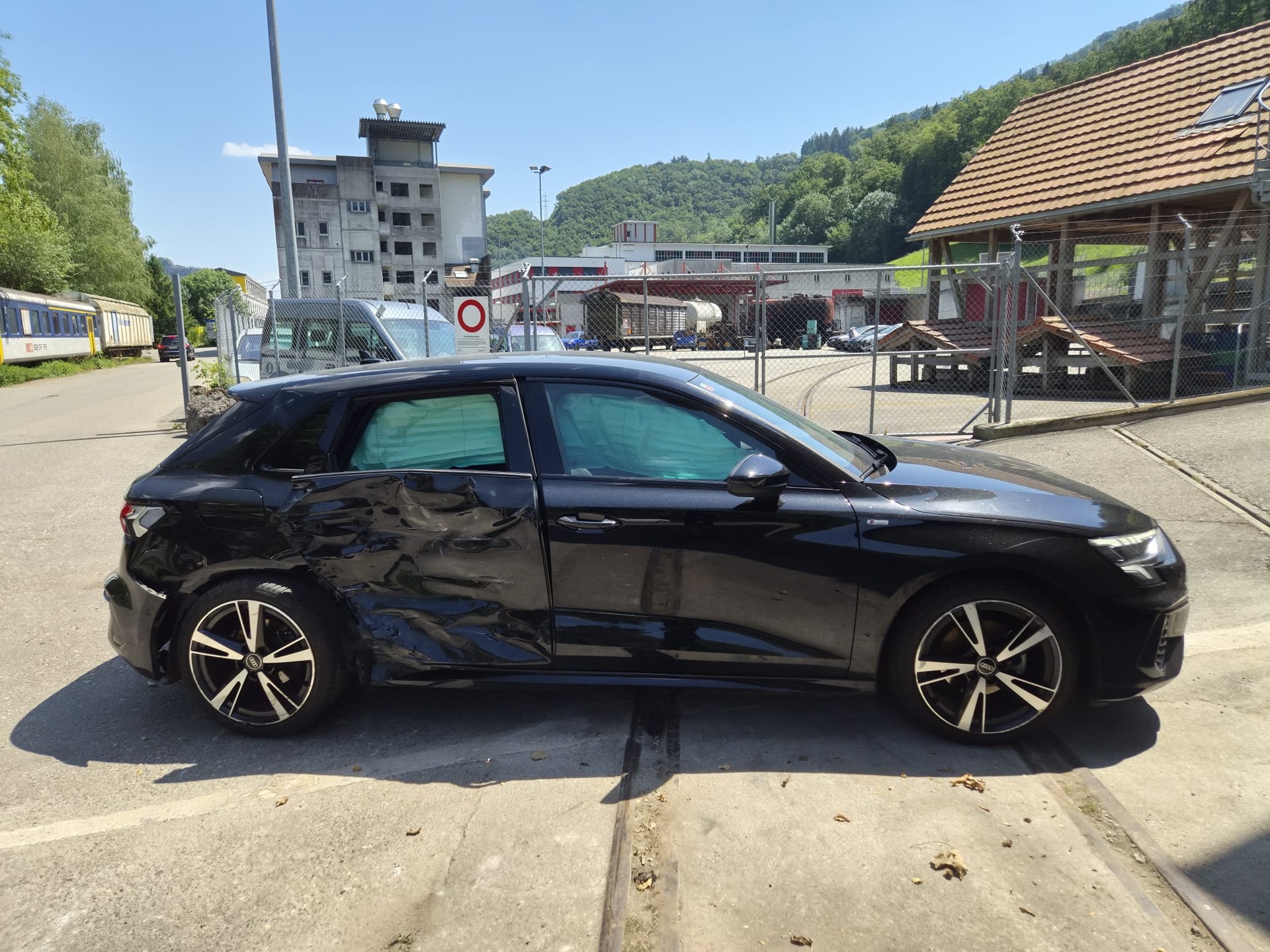AUDI A3 Sportback 35 TFSI S line Attraction S-tronic-image-1