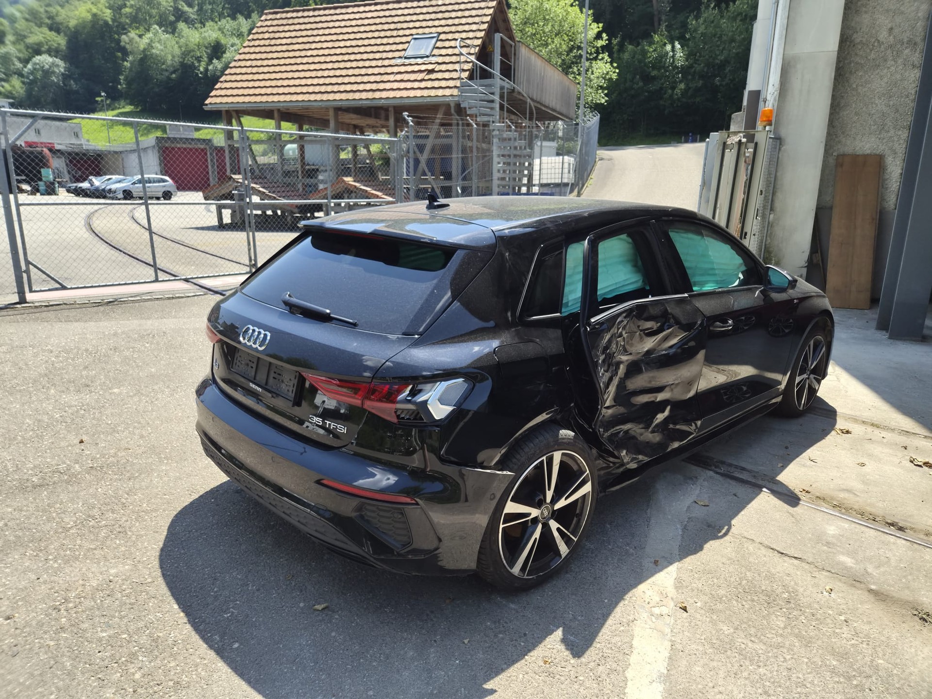 AUDI A3 Sportback 35 TFSI S line Attraction S-tronic-image-2