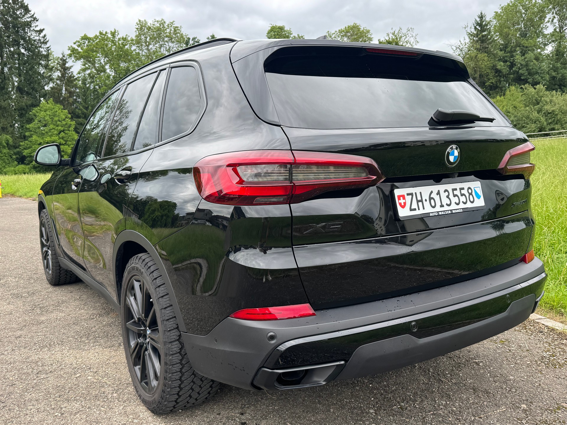 BMW 30d xDrive-image-2