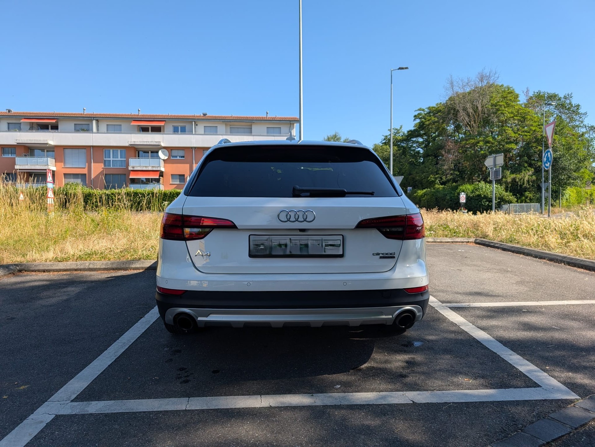 AUDI 2.0 TFSI 252 quattro S-Tronic-image-2