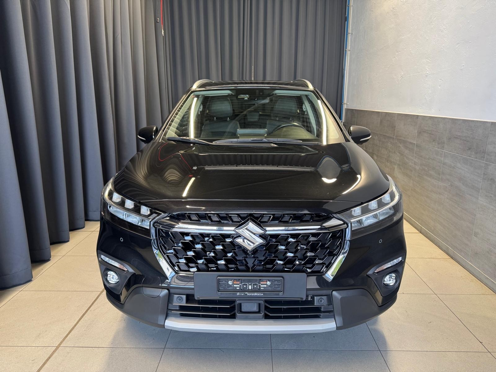 SUZUKI S-Cross 1.5 Compact Top Hybrid-image-1