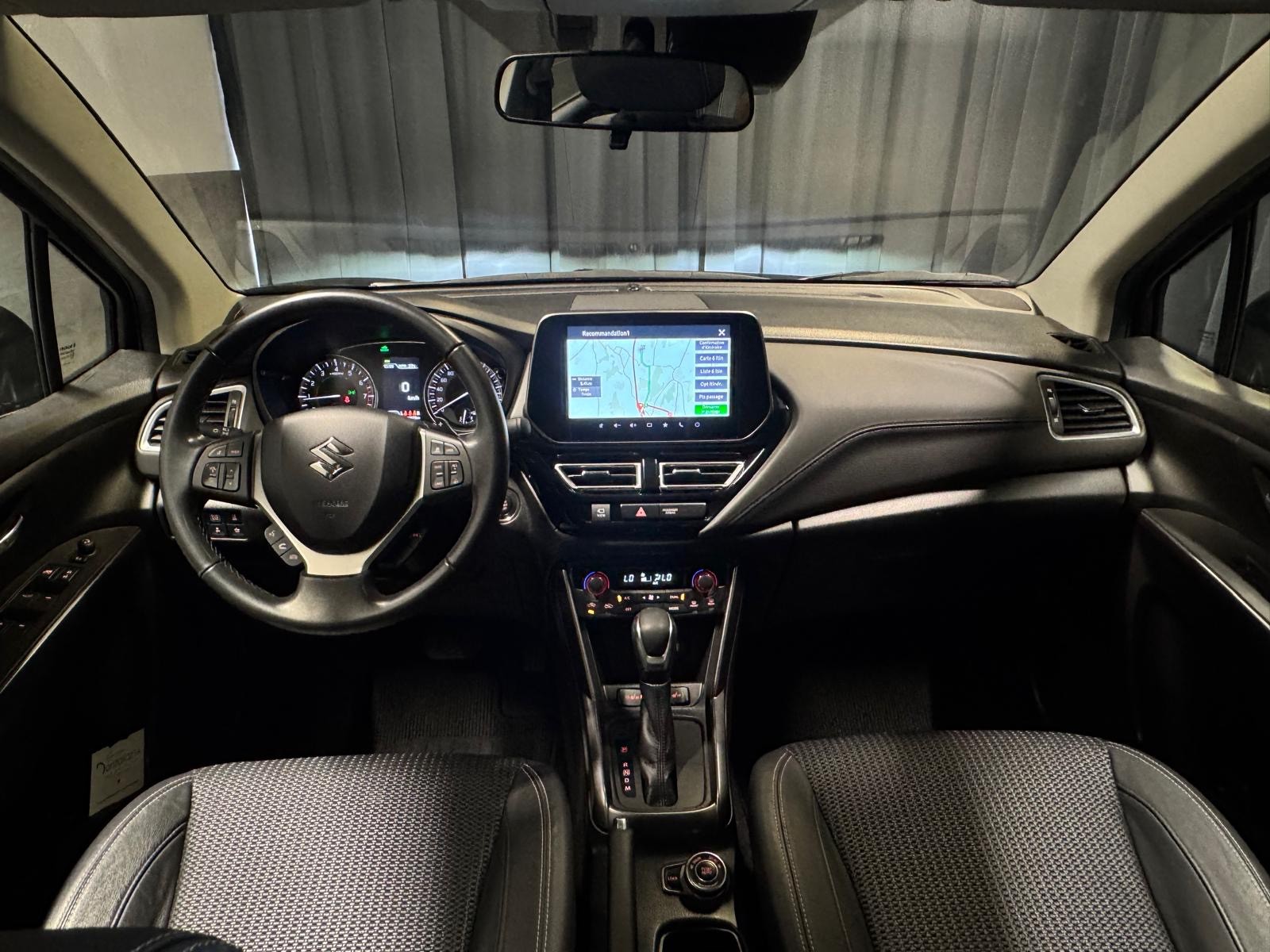 SUZUKI S-Cross 1.5 Compact Top Hybrid-image-7