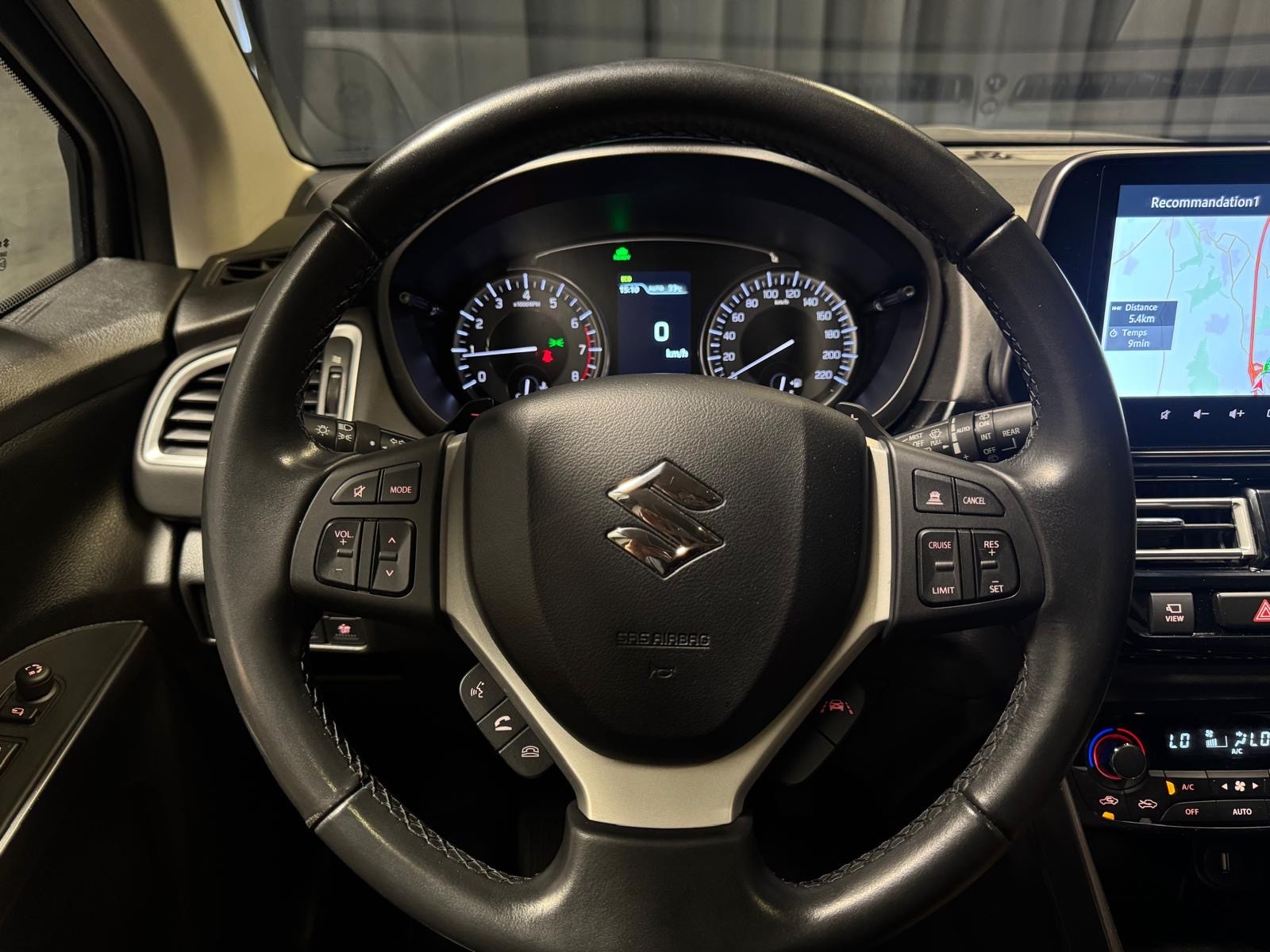 SUZUKI S-Cross 1.5 Compact Top Hybrid-image-13