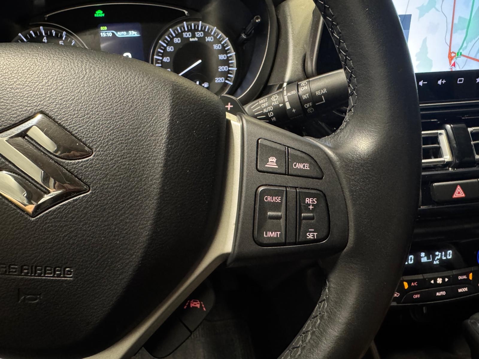 SUZUKI S-Cross 1.5 Compact Top Hybrid-image-8