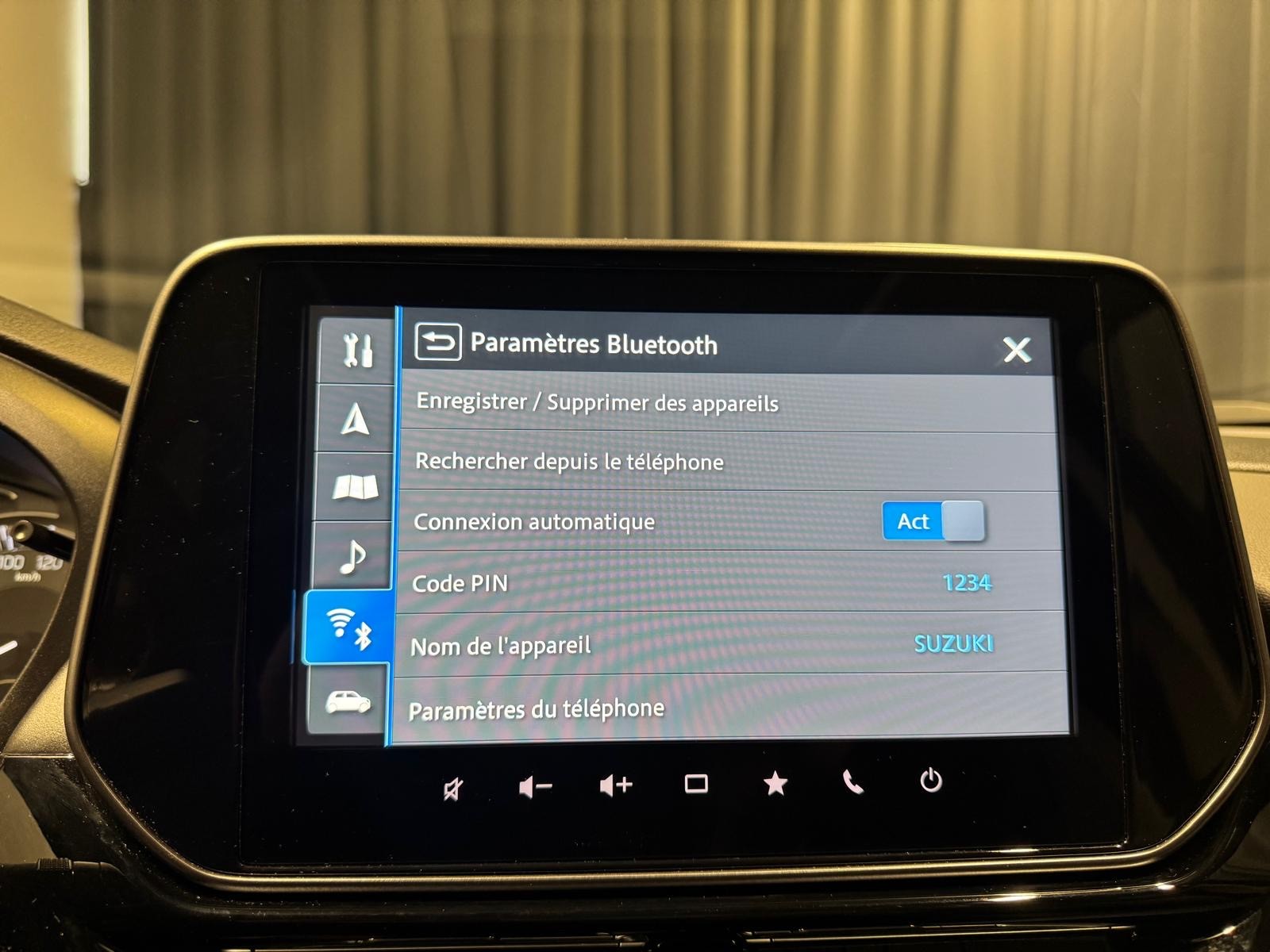 SUZUKI S-Cross 1.5 Compact Top Hybrid-image-16
