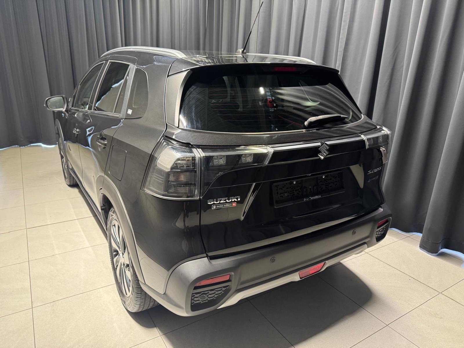 SUZUKI S-Cross 1.5 Compact Top Hybrid-image-4