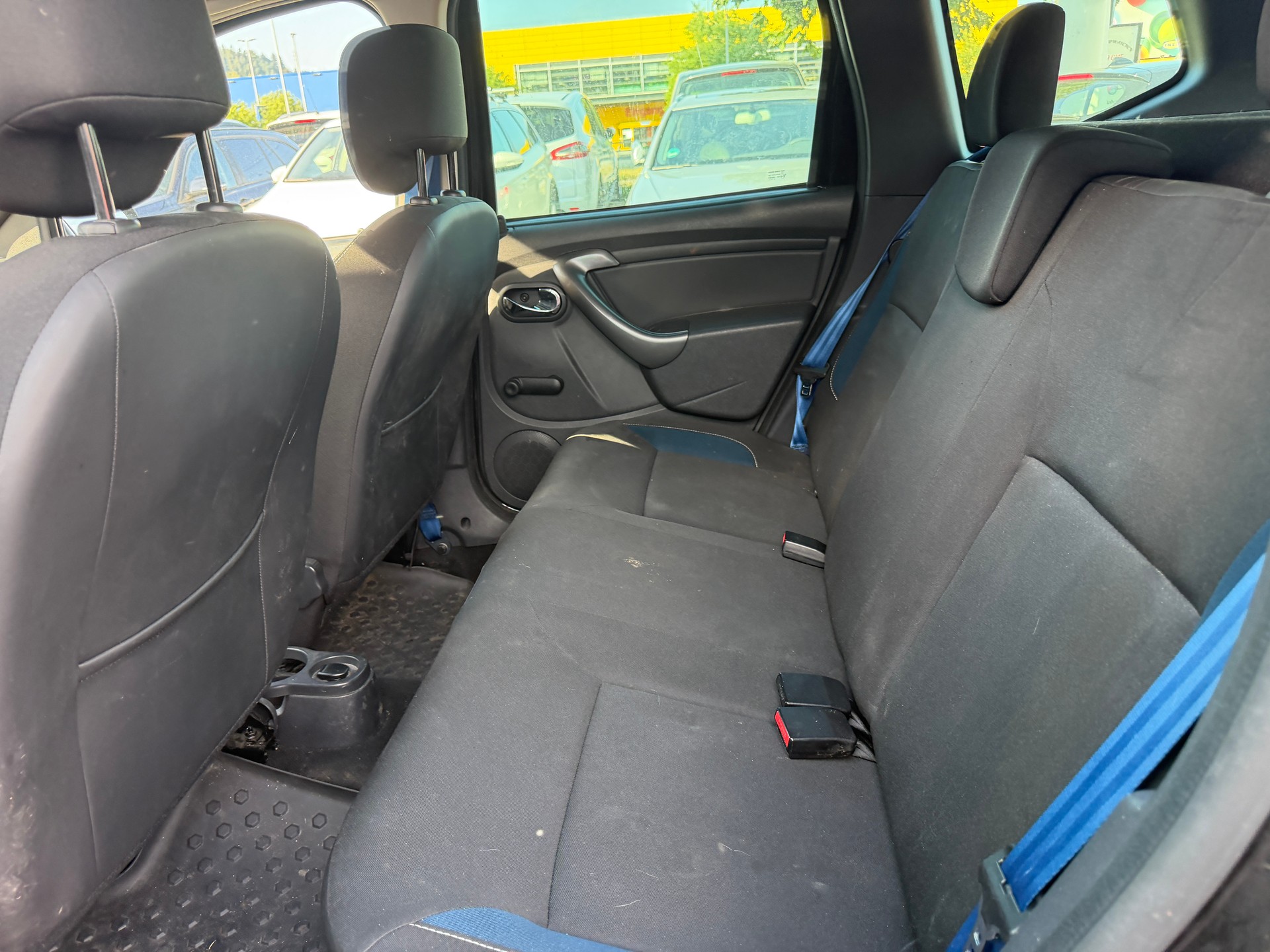 DACIA Duster 1.2 T Urban Explorer 4x4-image-11