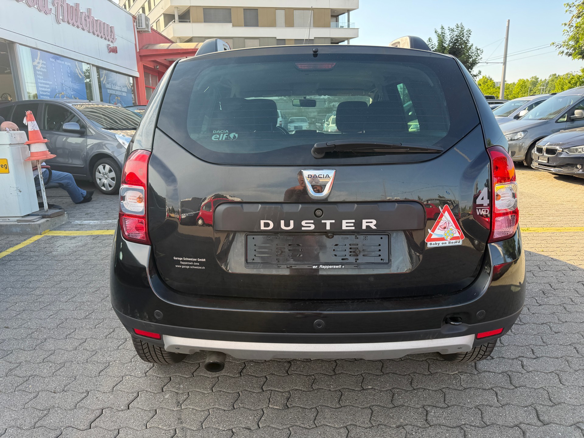 DACIA Duster 1.2 T Urban Explorer 4x4-image-5