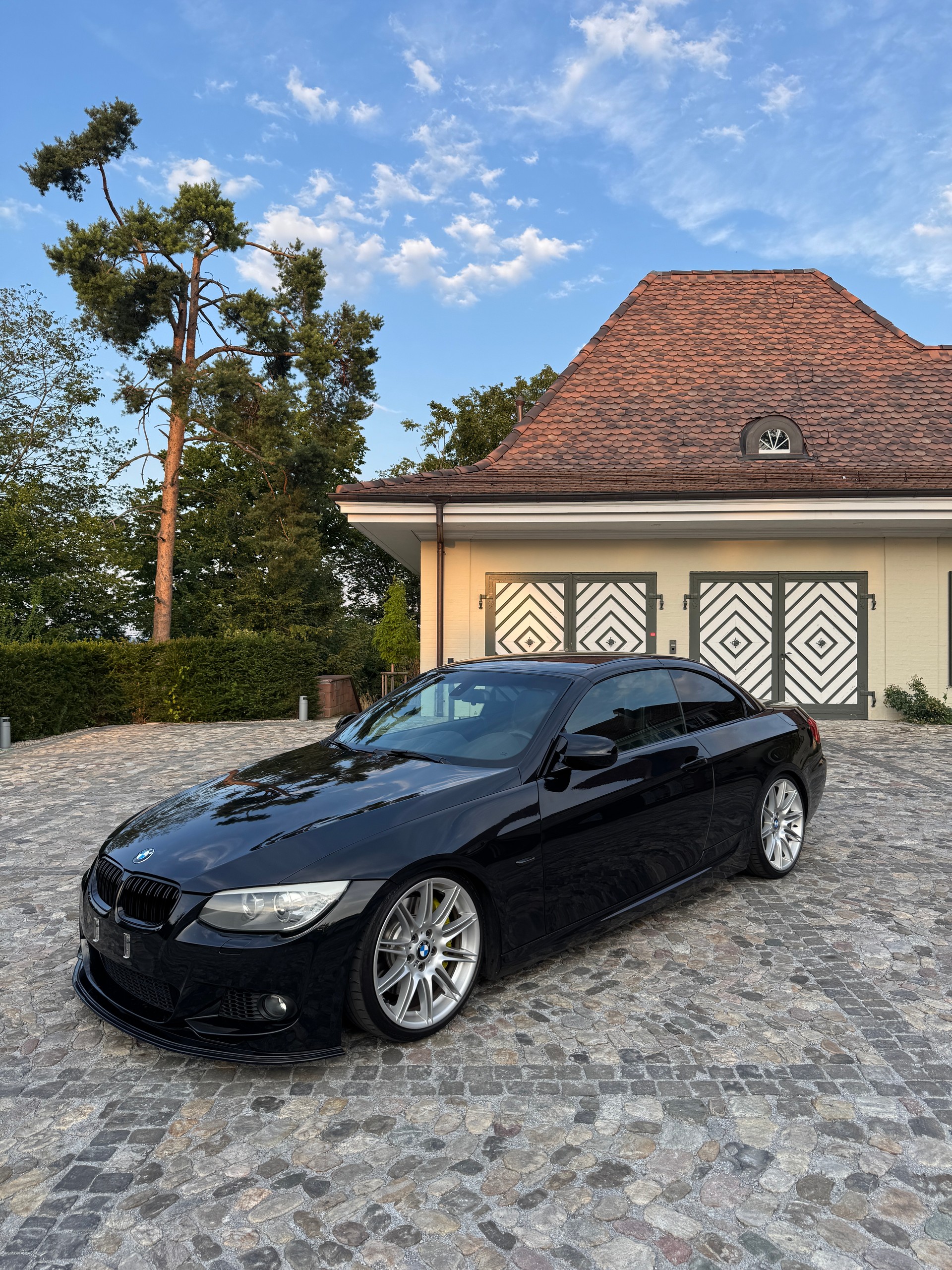 BMW 335i Cabriolet-image-0