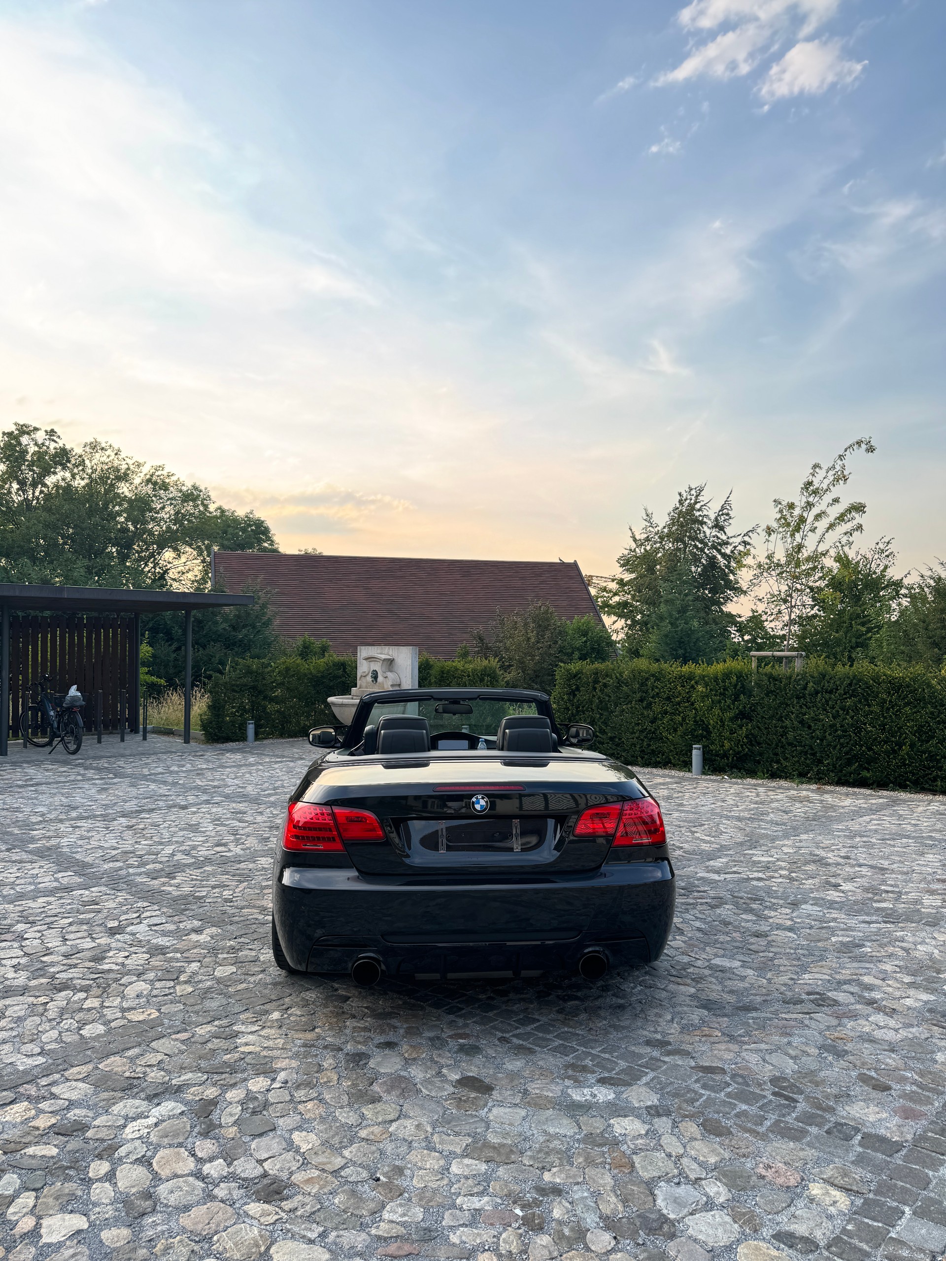 BMW 335i Cabriolet-image-4