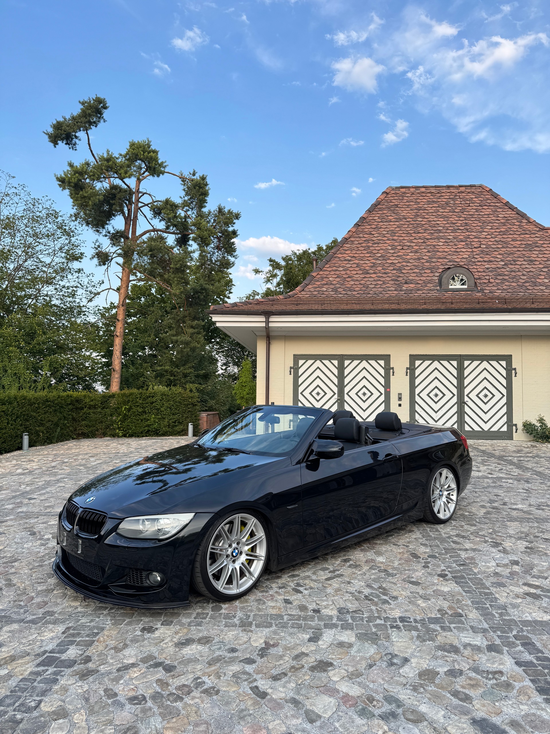 BMW 335i Cabriolet-image-2
