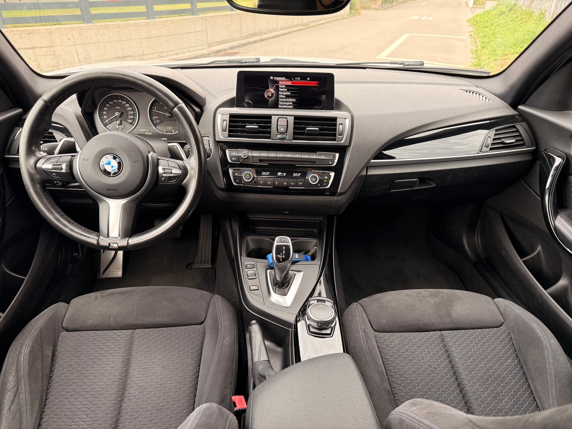 BMW 120d xDrive-image-2