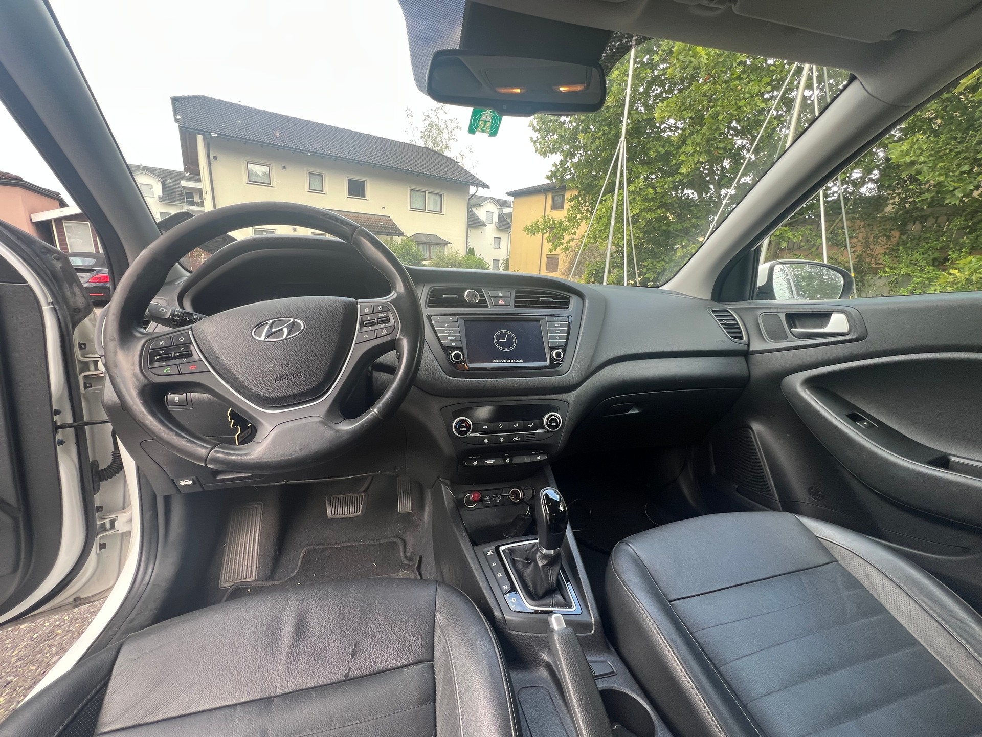 HYUNDAI i20 1.4 Vertex Automatic *PANORAMADACH*-image-8