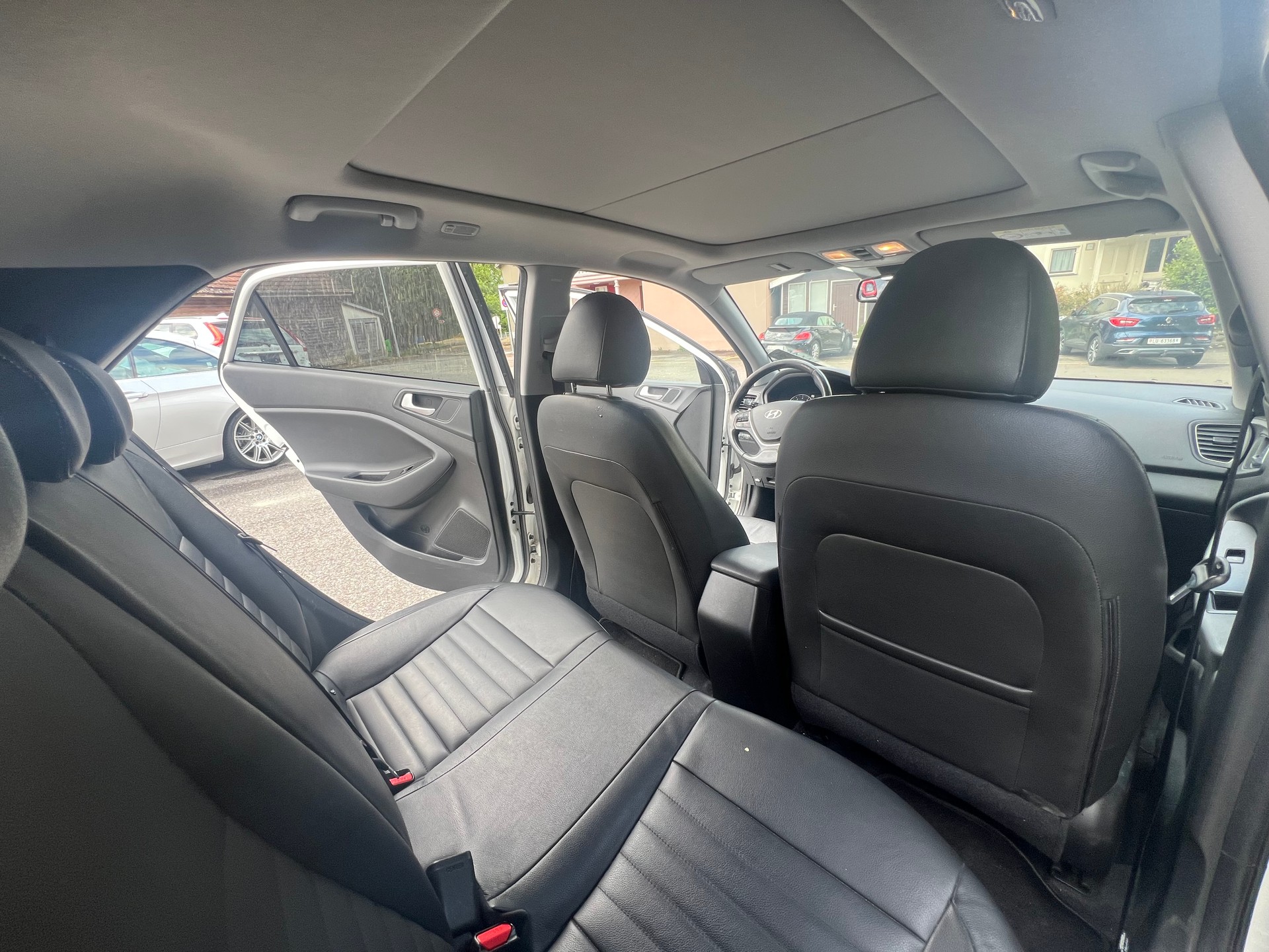 HYUNDAI i20 1.4 Vertex Automatic *PANORAMADACH*-image-15