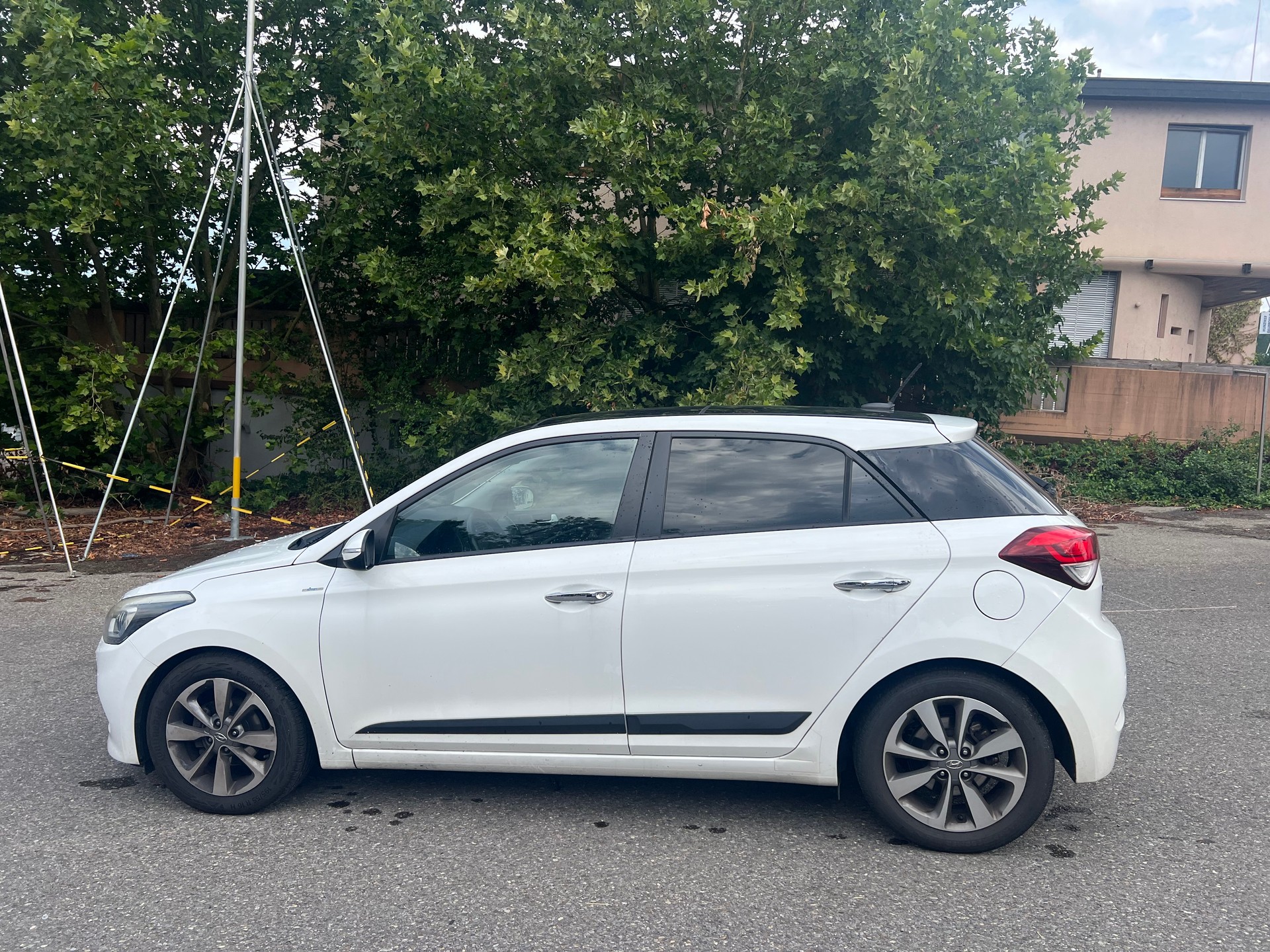 HYUNDAI i20 1.4 Vertex Automatic *PANORAMADACH*-image-7