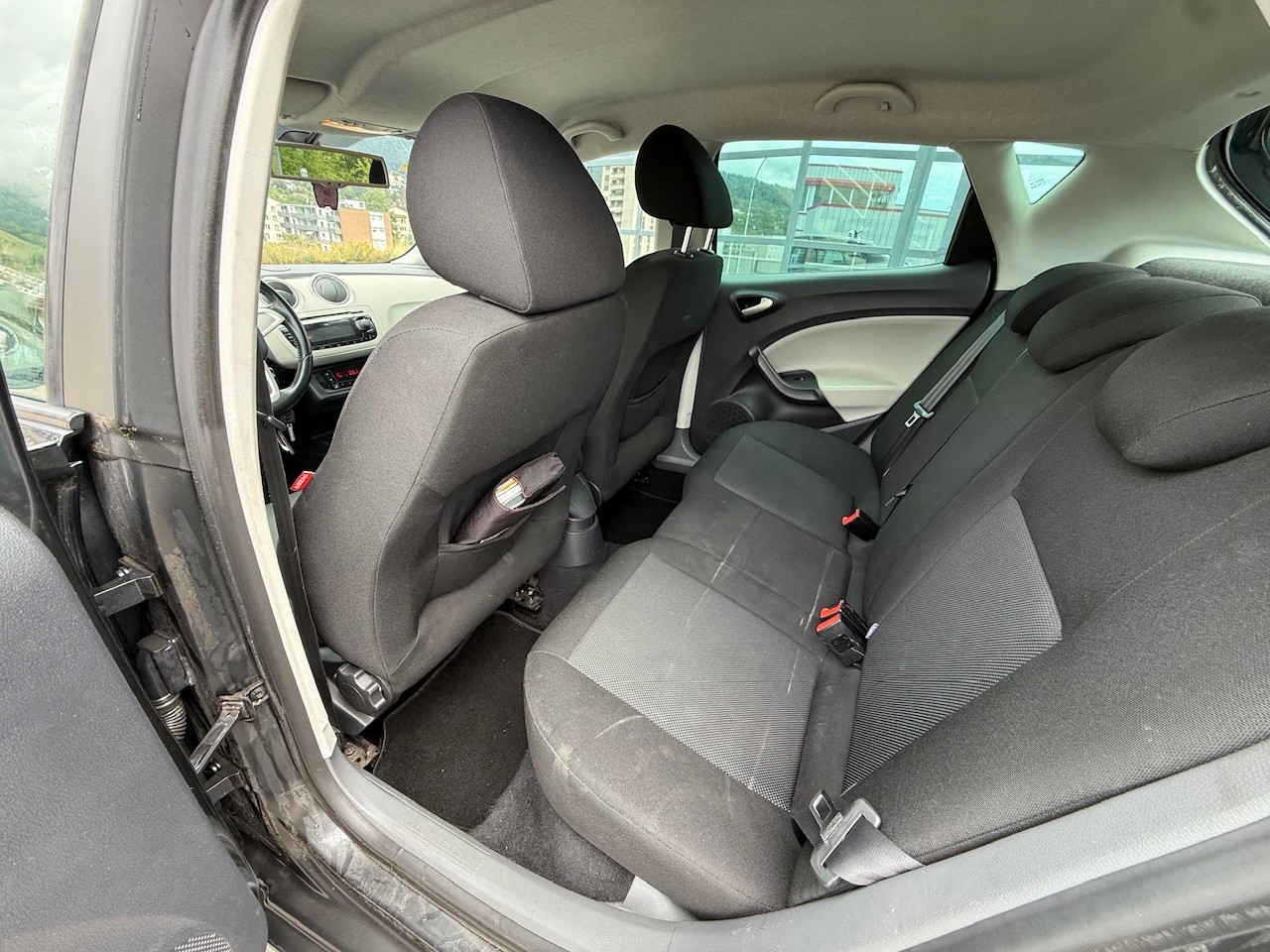 SEAT Ibiza 1.6 Style DSG-image-11