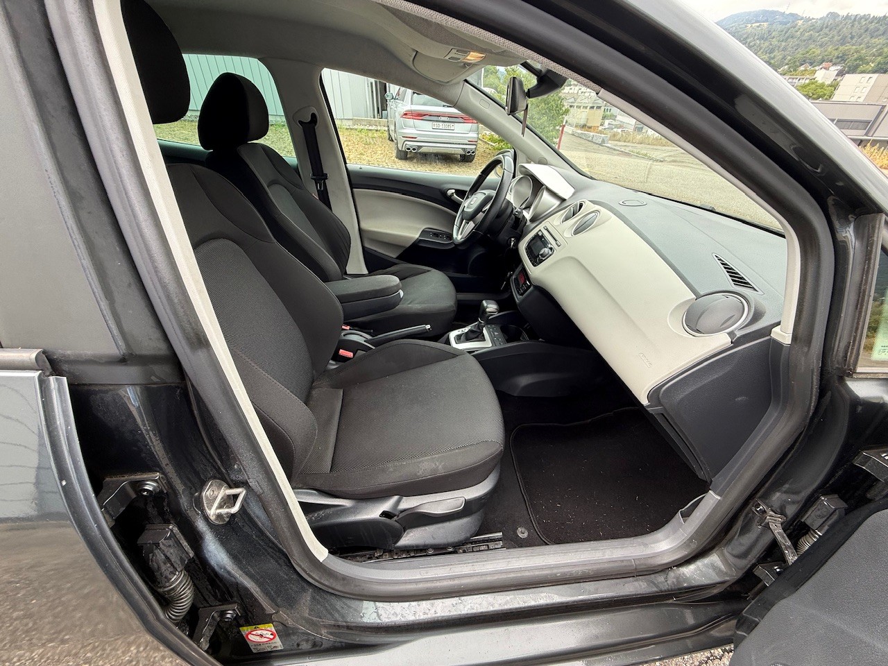 SEAT Ibiza 1.6 Style DSG-image-8