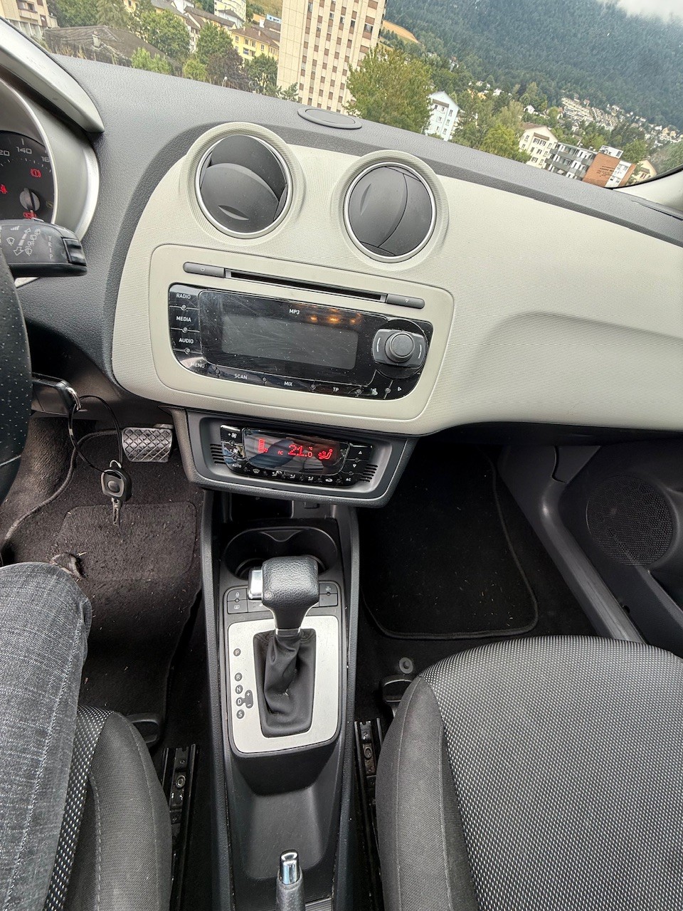 SEAT Ibiza 1.6 Style DSG-image-13