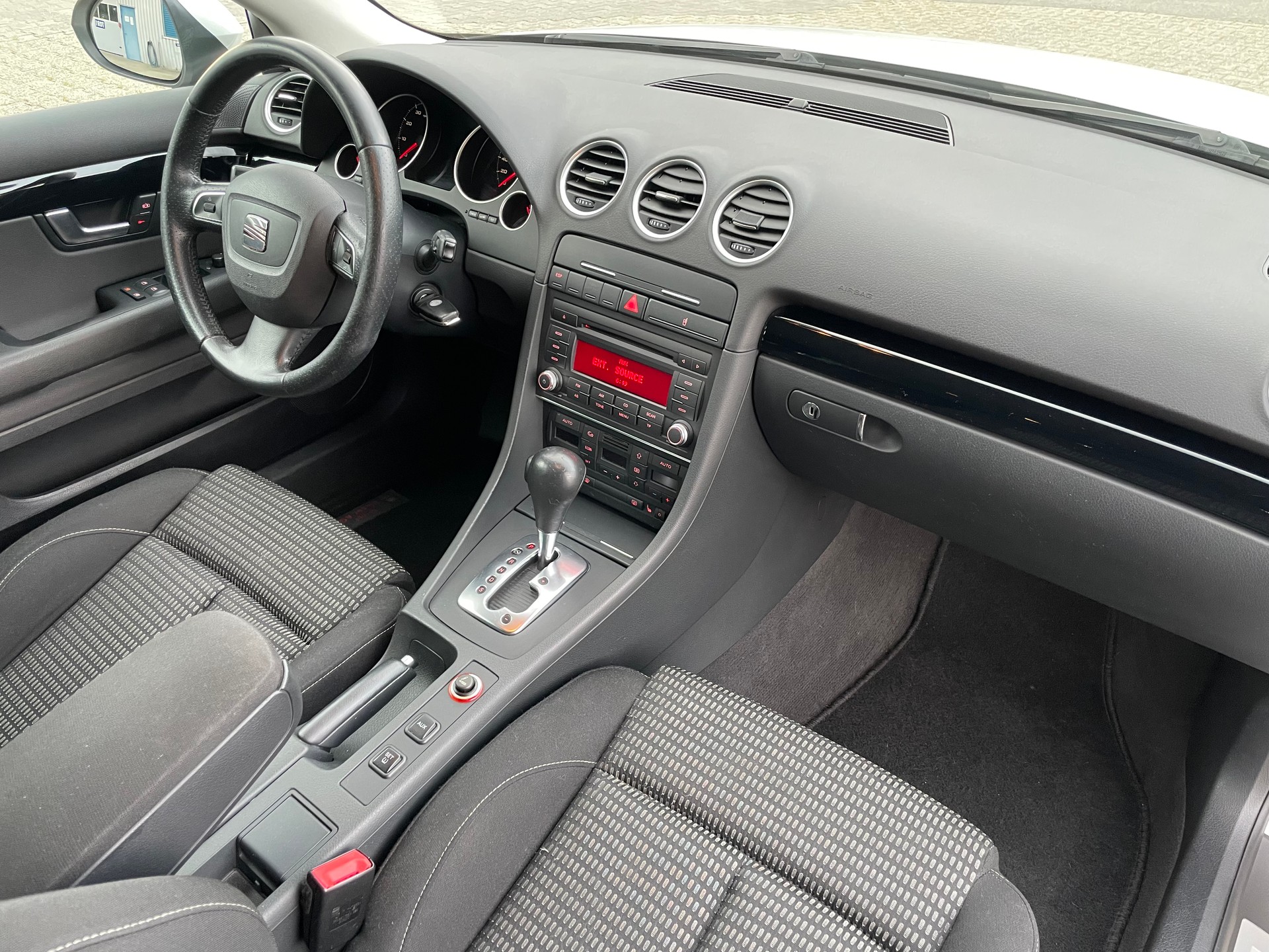 SEAT Exeo ST 2.0 TSI Sport multitronic * neue Bremsen und Reifen *-image-12