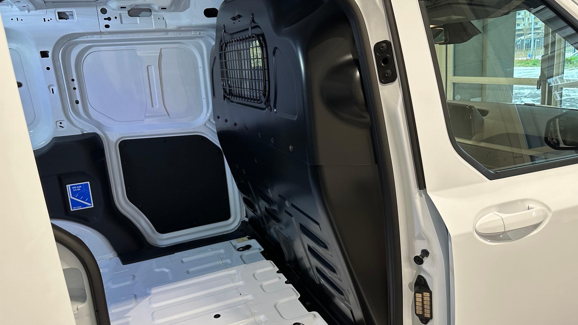 FORD Transit Courier Van 1.0 EcoBoost Trend-image-13