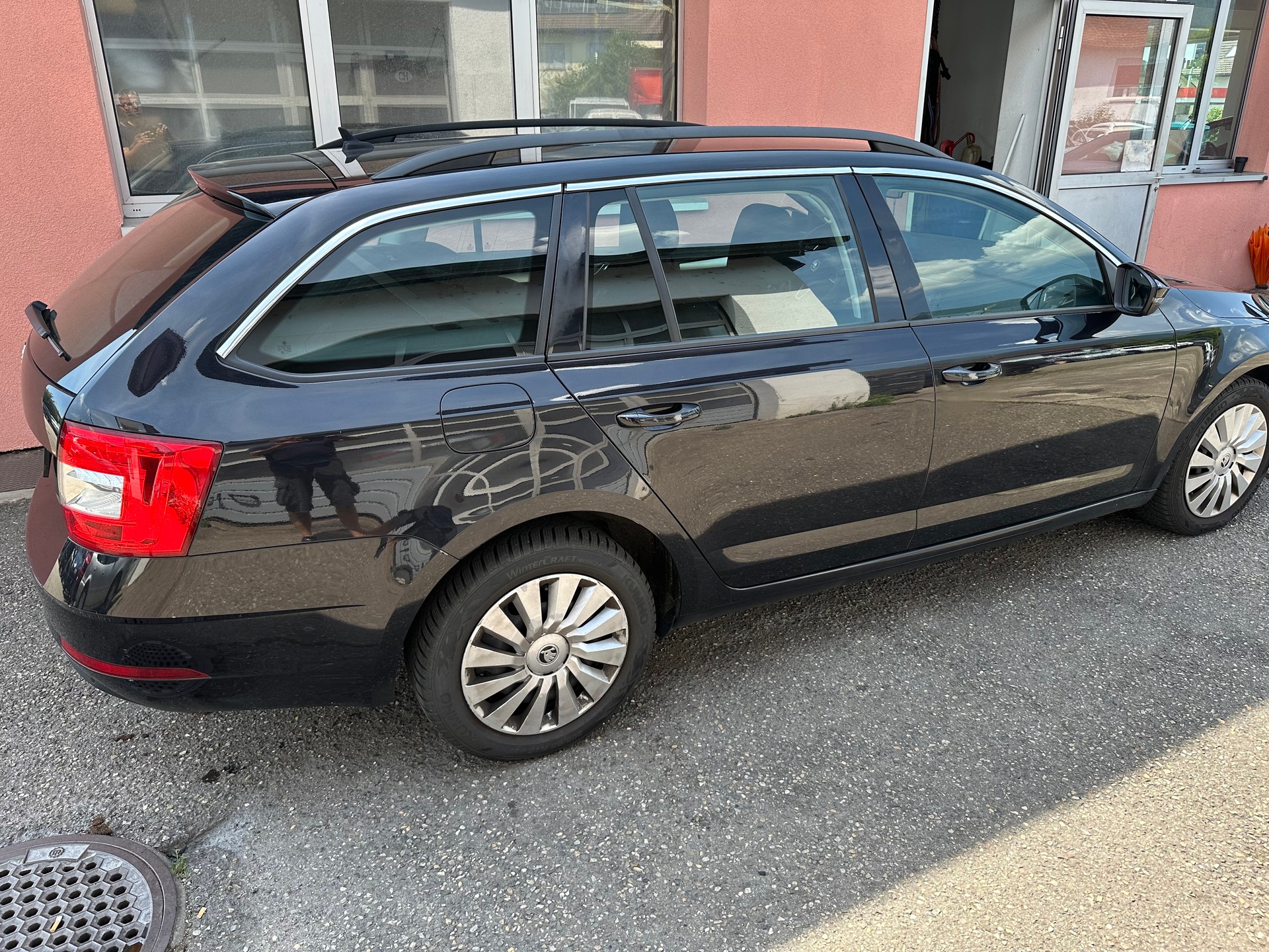 SKODA Octavia Combi 1.6 TDI Ambition DSG-image-3