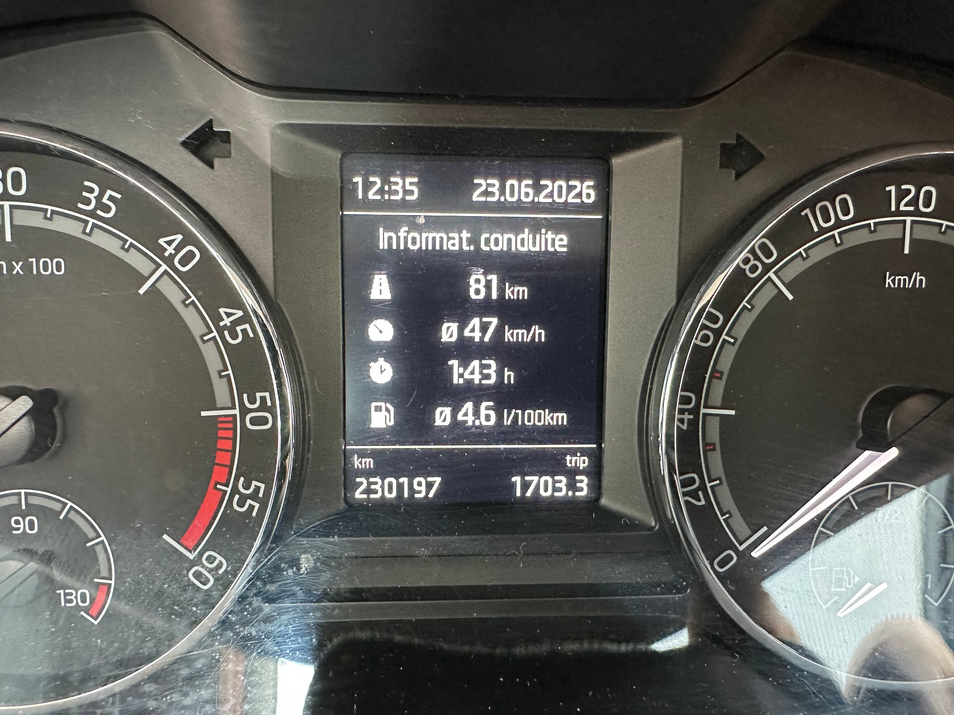 SKODA Octavia Combi 1.6 TDI Ambition DSG-image-5