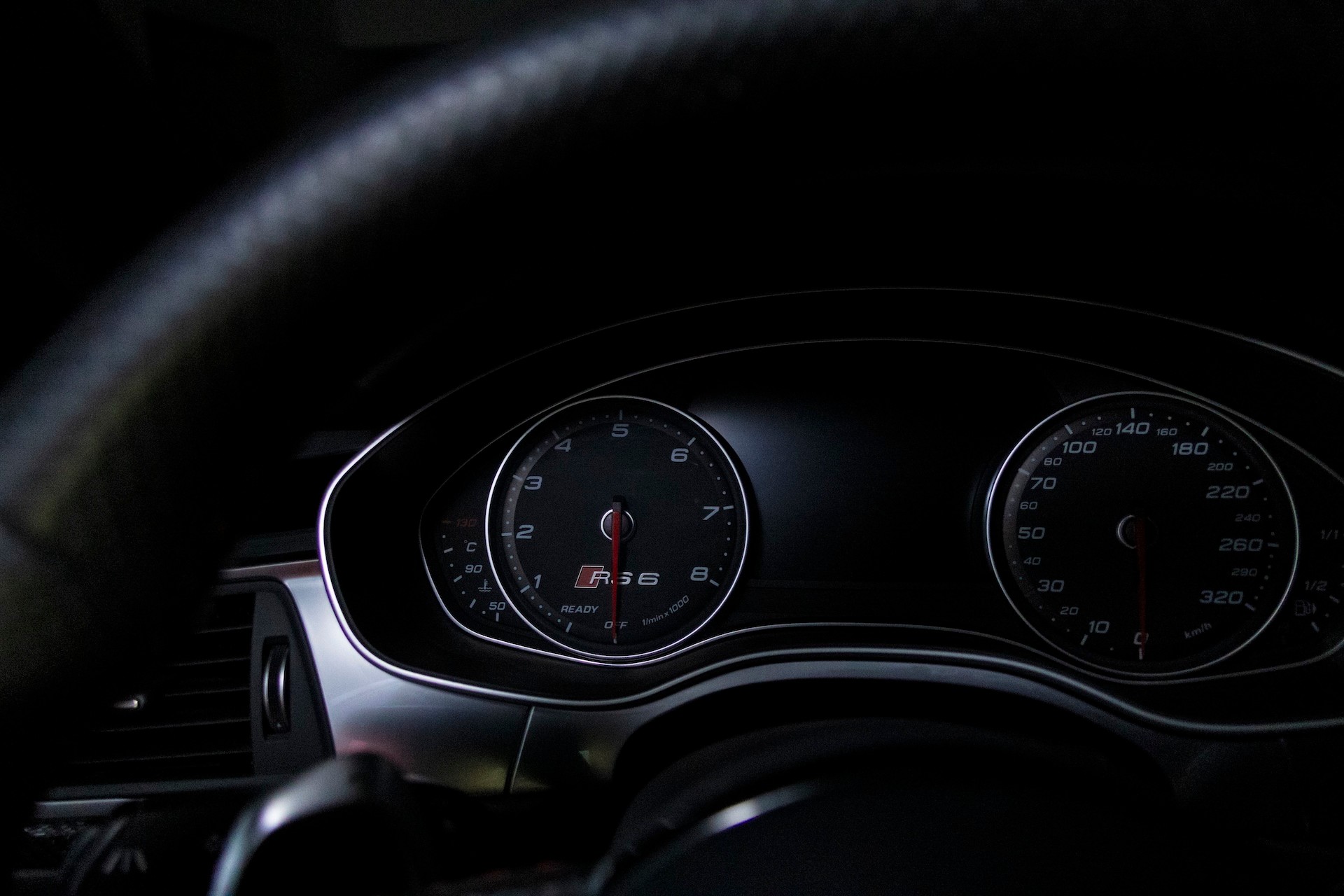 AUDI 4.0 V8 TFSI perform. qu. T-Tr.-image-14