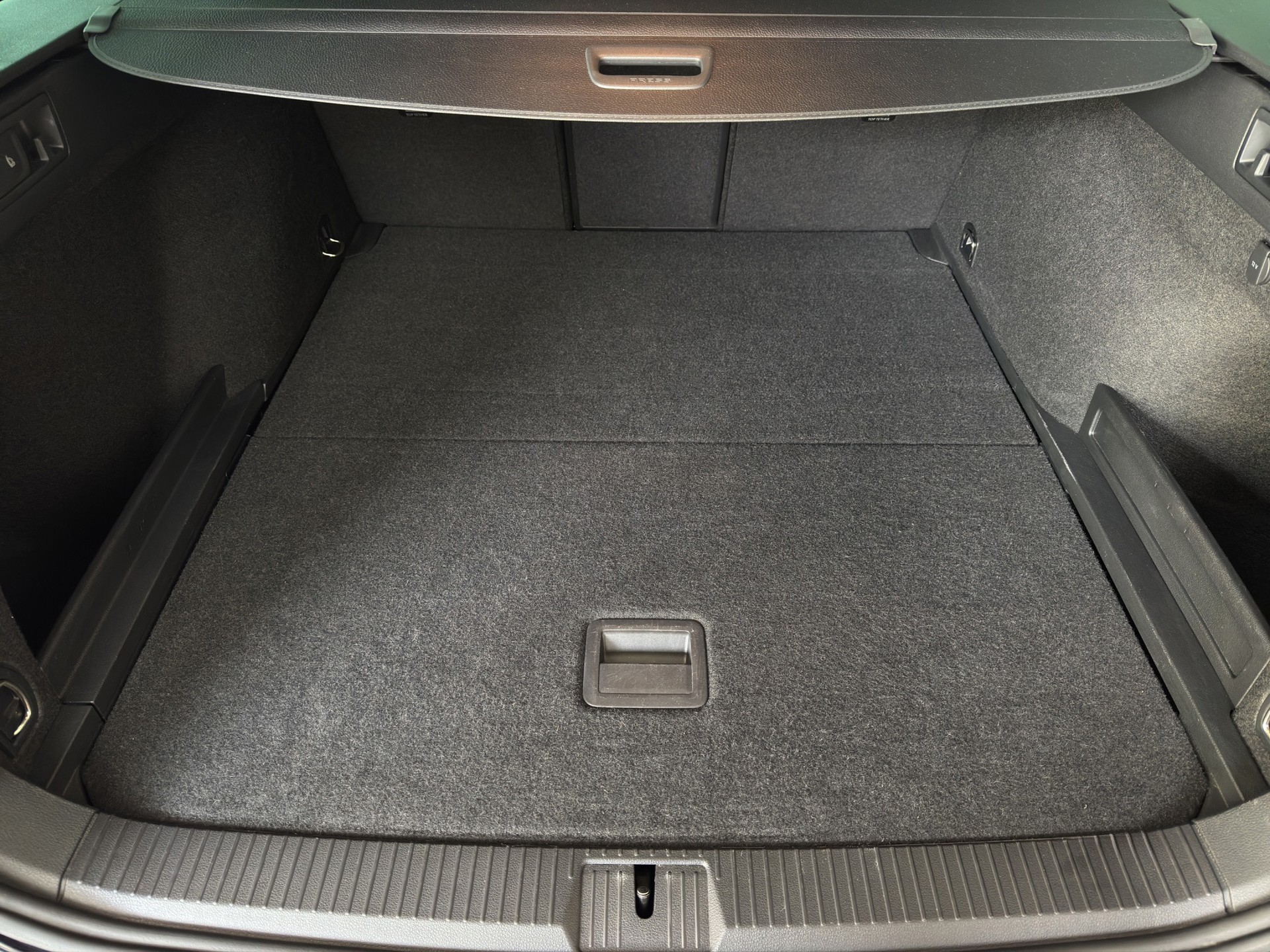 VW Passat Variant 2.0 TDI Elegancé Business DSG "Navi-RF.-Kamera-Matrix-Digital Cockpit"-image-20