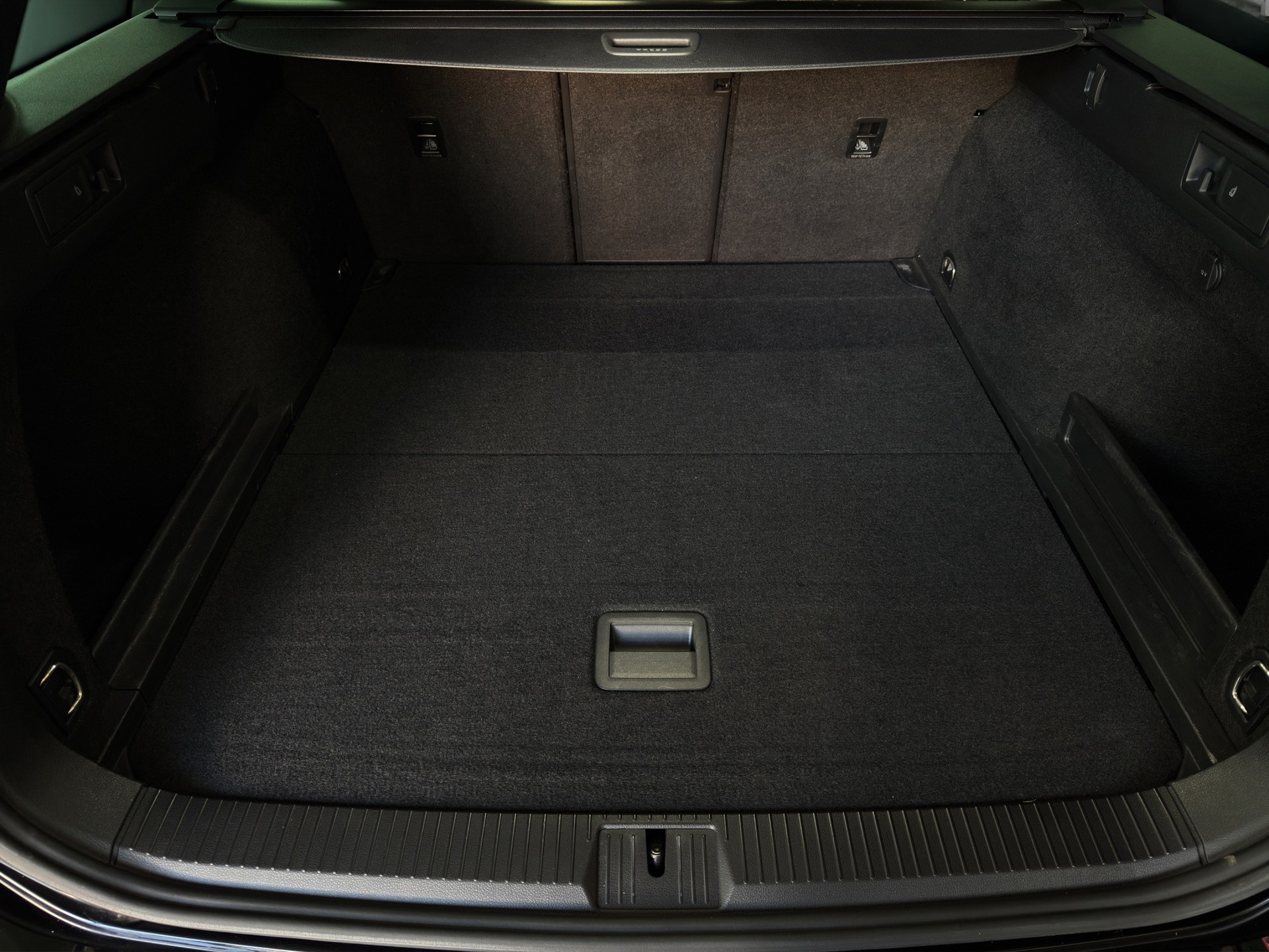 VW Passat Variant 2.0 TDI Elegancé Business DSG "AHK-Navi-RF.-Kamera-Matrix LED"-image-20