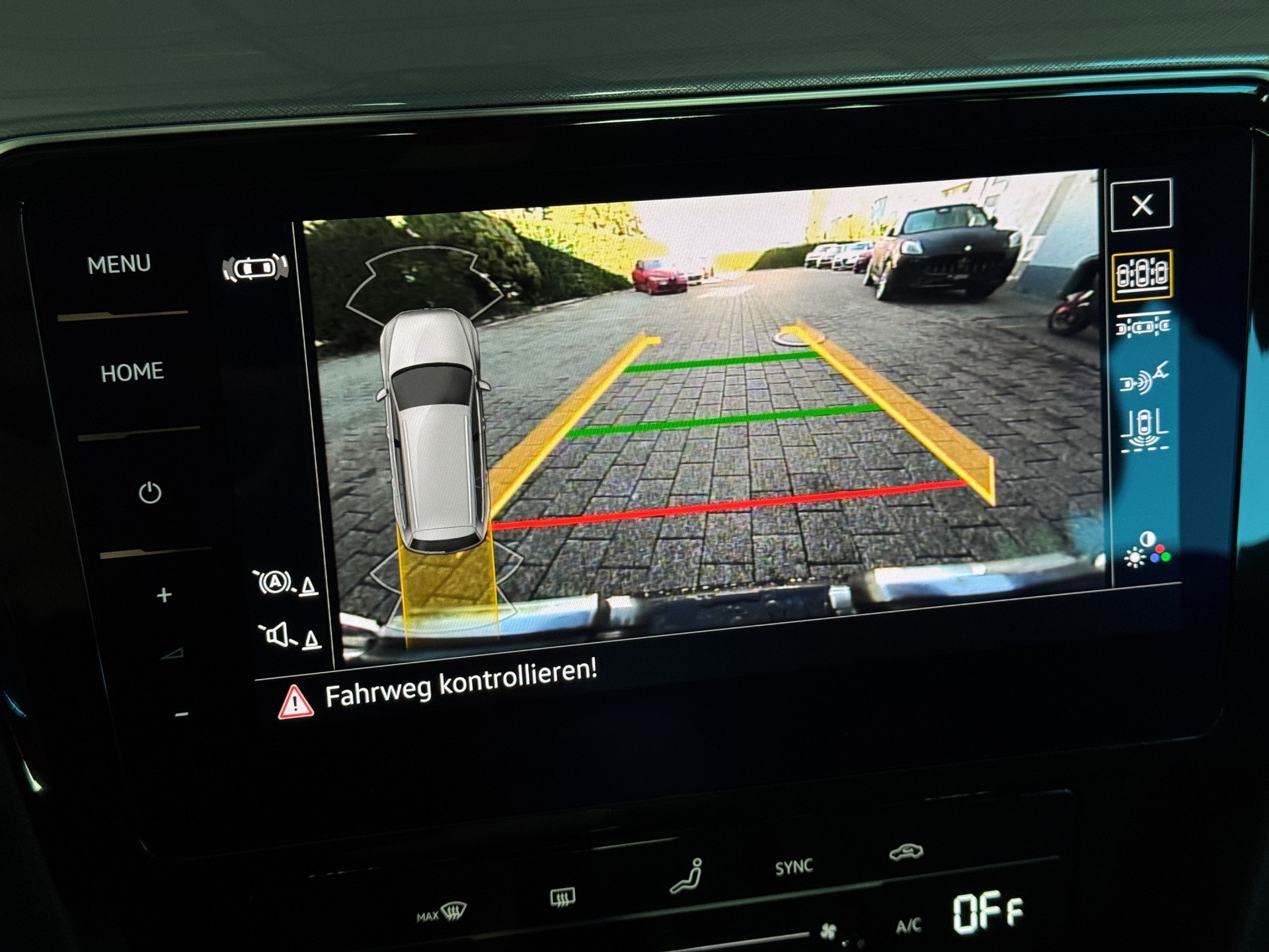 VW Passat Variant 2.0 TDI Elegancé Business DSG "Navi-RF.-Kamera-Matrix-Digital Cockpit"-image-17