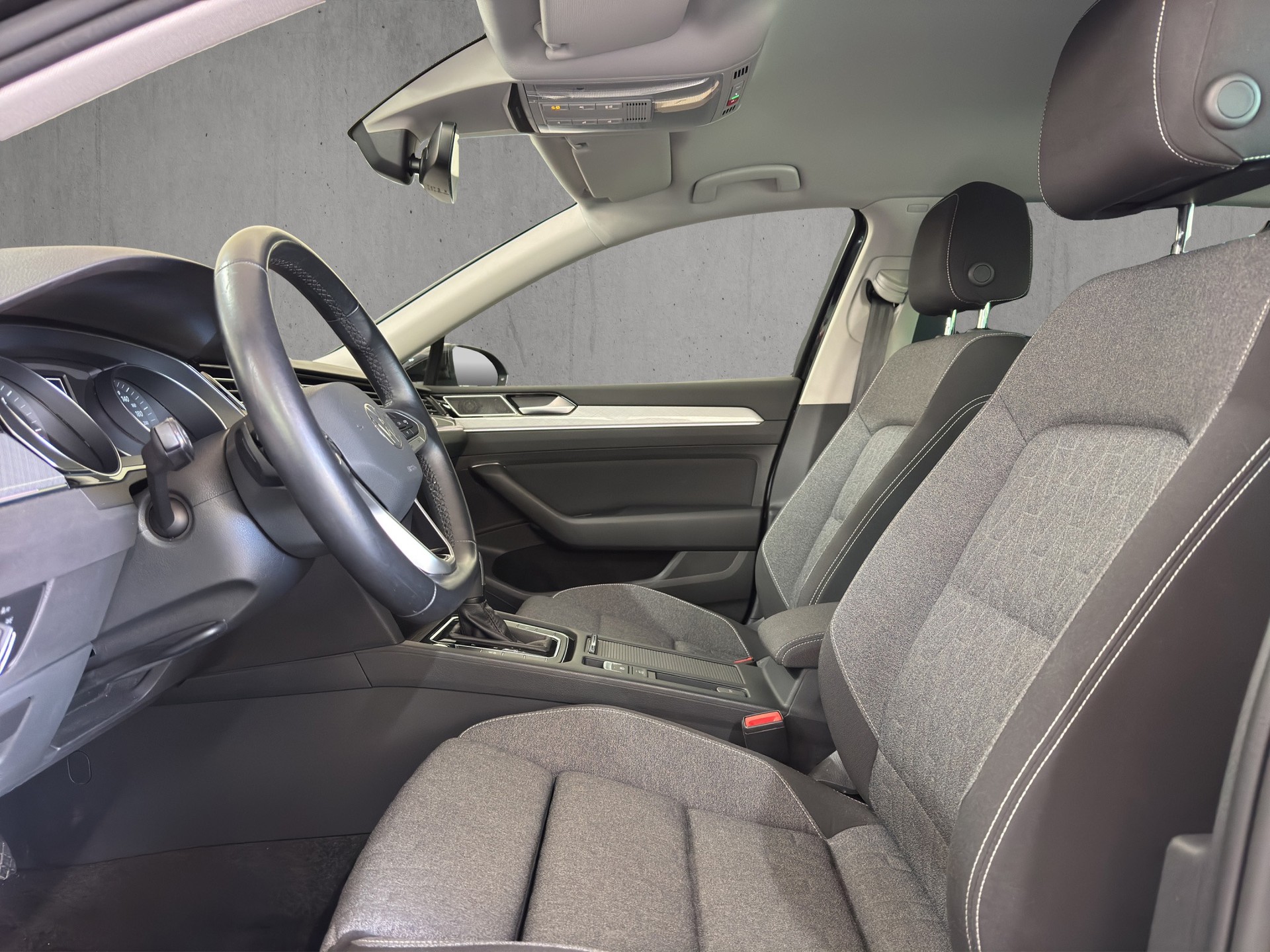 VW Passat Variant 2.0 TDI Elegancé Business DSG "AHK-Navi-RF.-Kamera-Matrix LED"-image-7