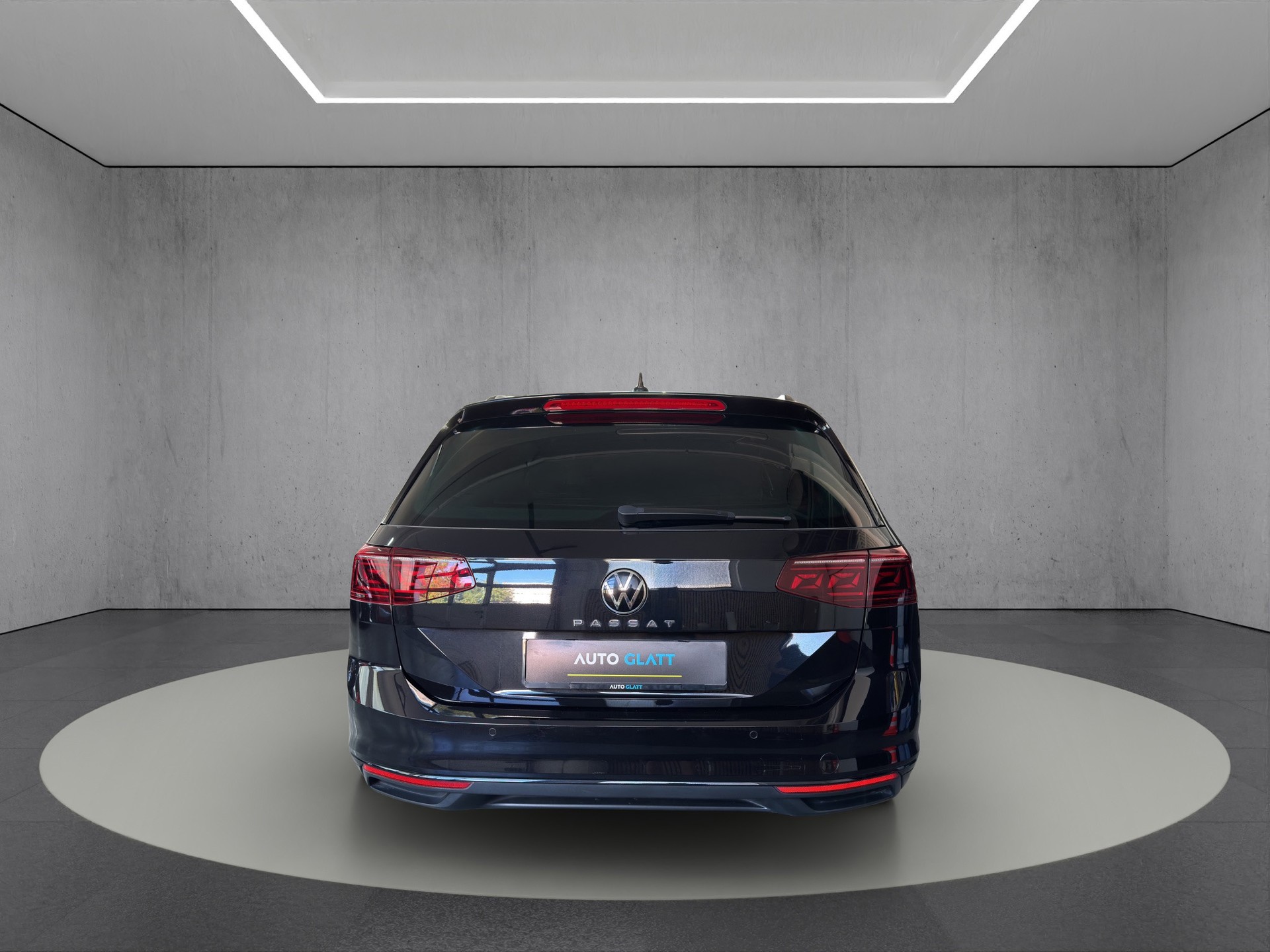 VW Passat Variant 2.0 TDI Elegancé Business DSG "AHK-Navi-RF.-Kamera-Matrix LED"-image-5