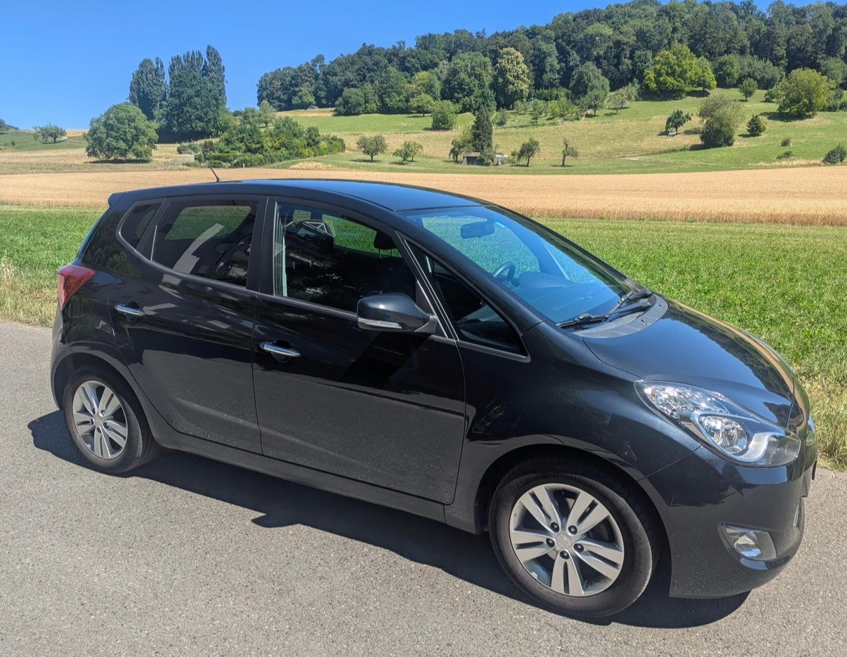 HYUNDAI 1.6 Style