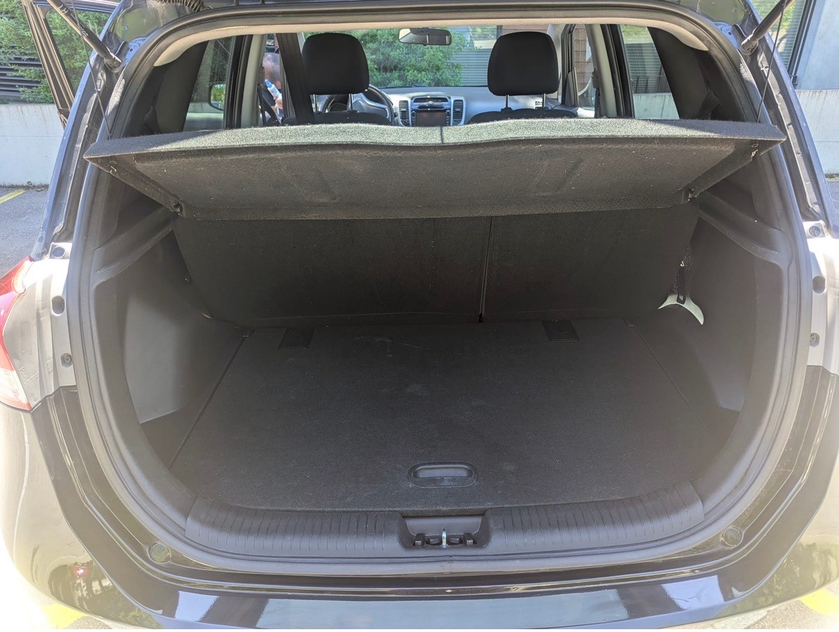 HYUNDAI 1.6 Style-image-3