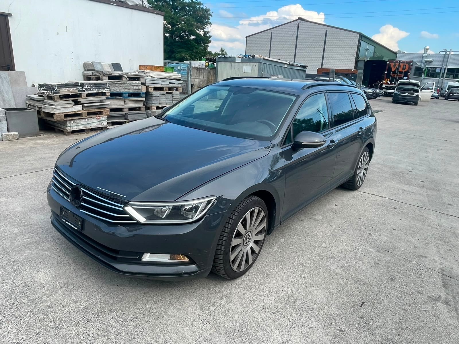 VW Passat Variant 2.0 TDI BMT Trendline DSG-image-1