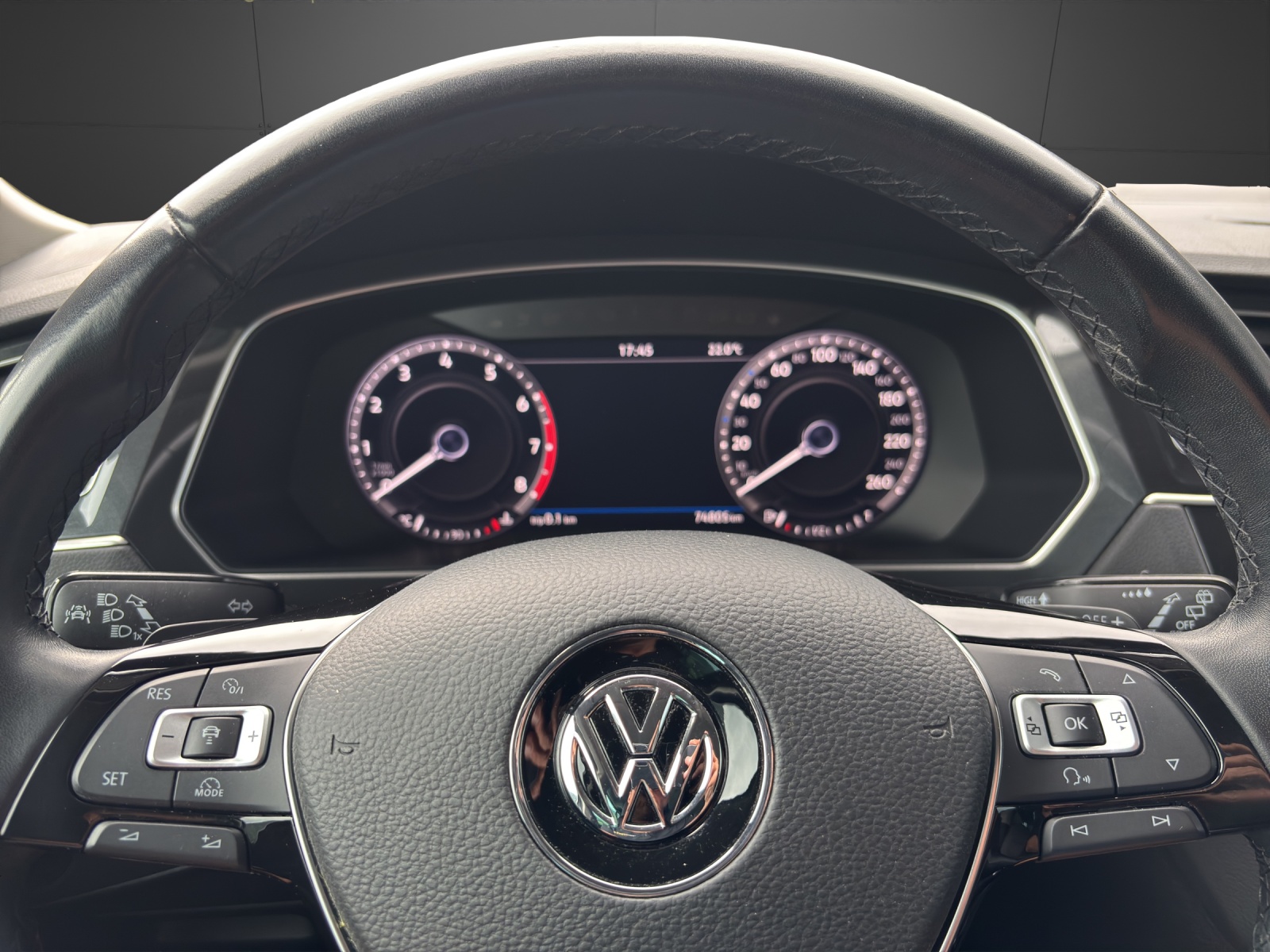 VW Tiguan 2.0TSI Comfortline 4Motion DSG-image-4